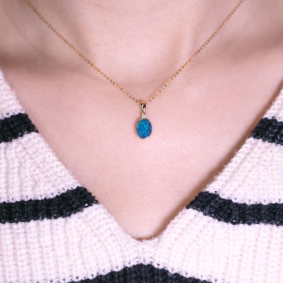 Minimalistische Halskette mit Anhänger, Doublet Opal Diamant 14k Gelbgold im Zustand „Neu“ in Suwanee, GA