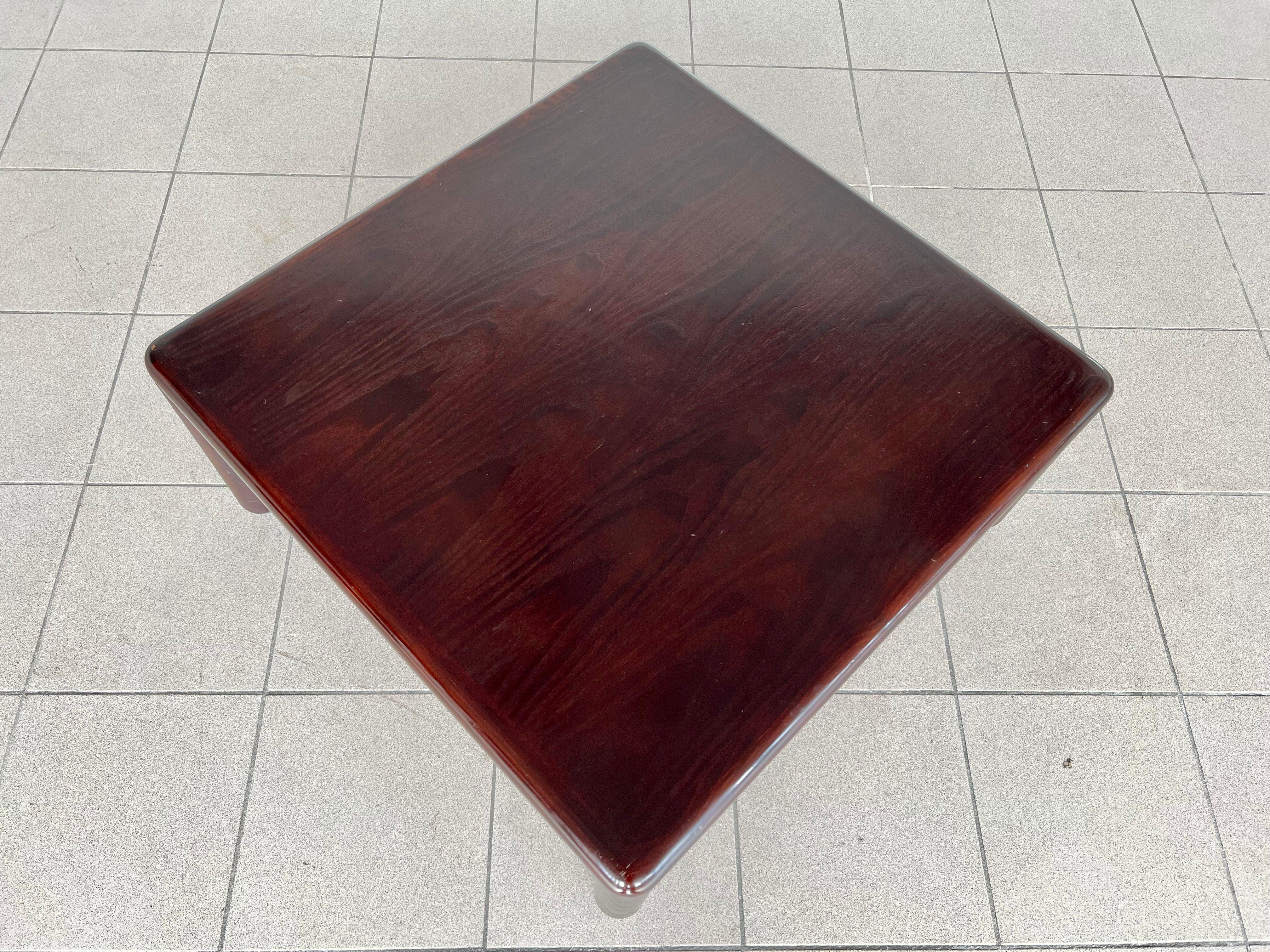 Minimalist Dutch Coffee Table In Good Condition For Sale In Bridgeport, CT