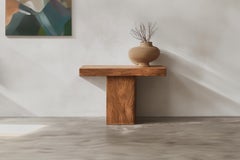 Minimalist Elefante Console 13, NONO Signature Oak, Balanced Structure