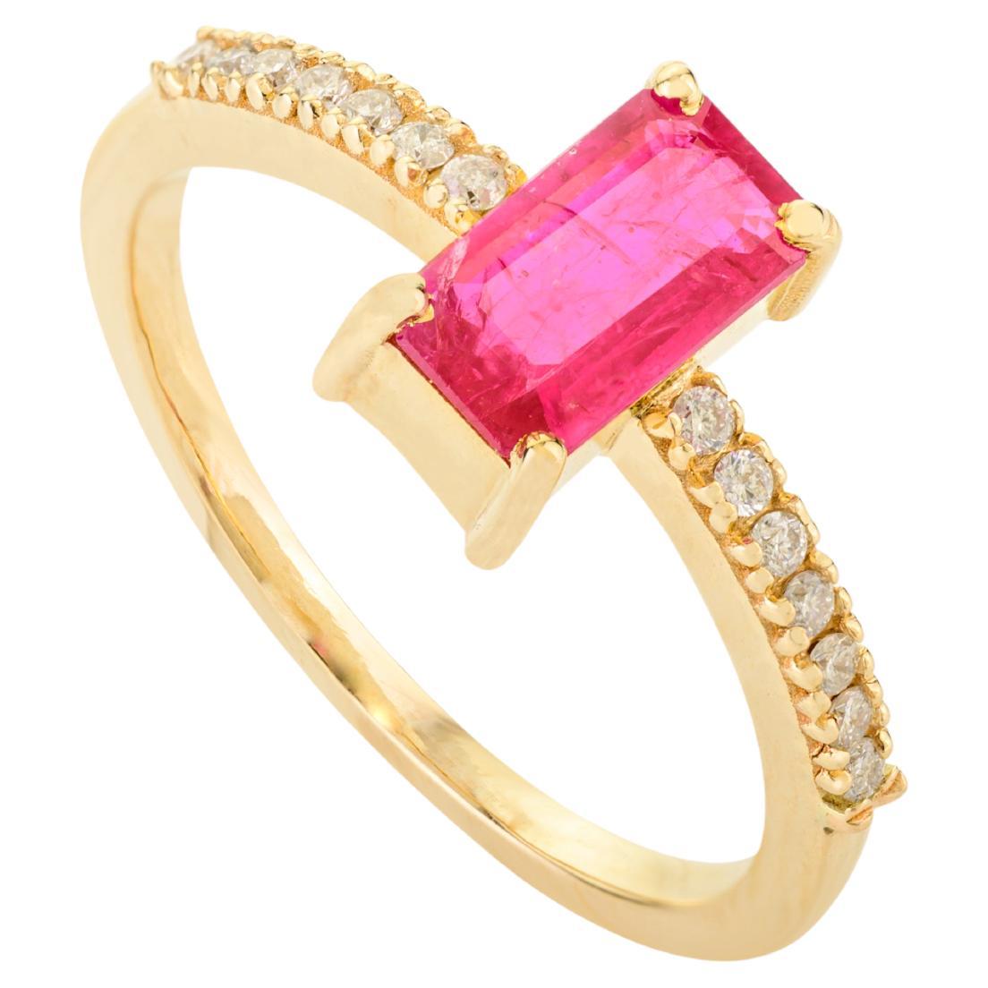 in vendita:  Anello solitario minimalista con rubino taglio smeraldo e diamante in oro giallo massiccio 14k