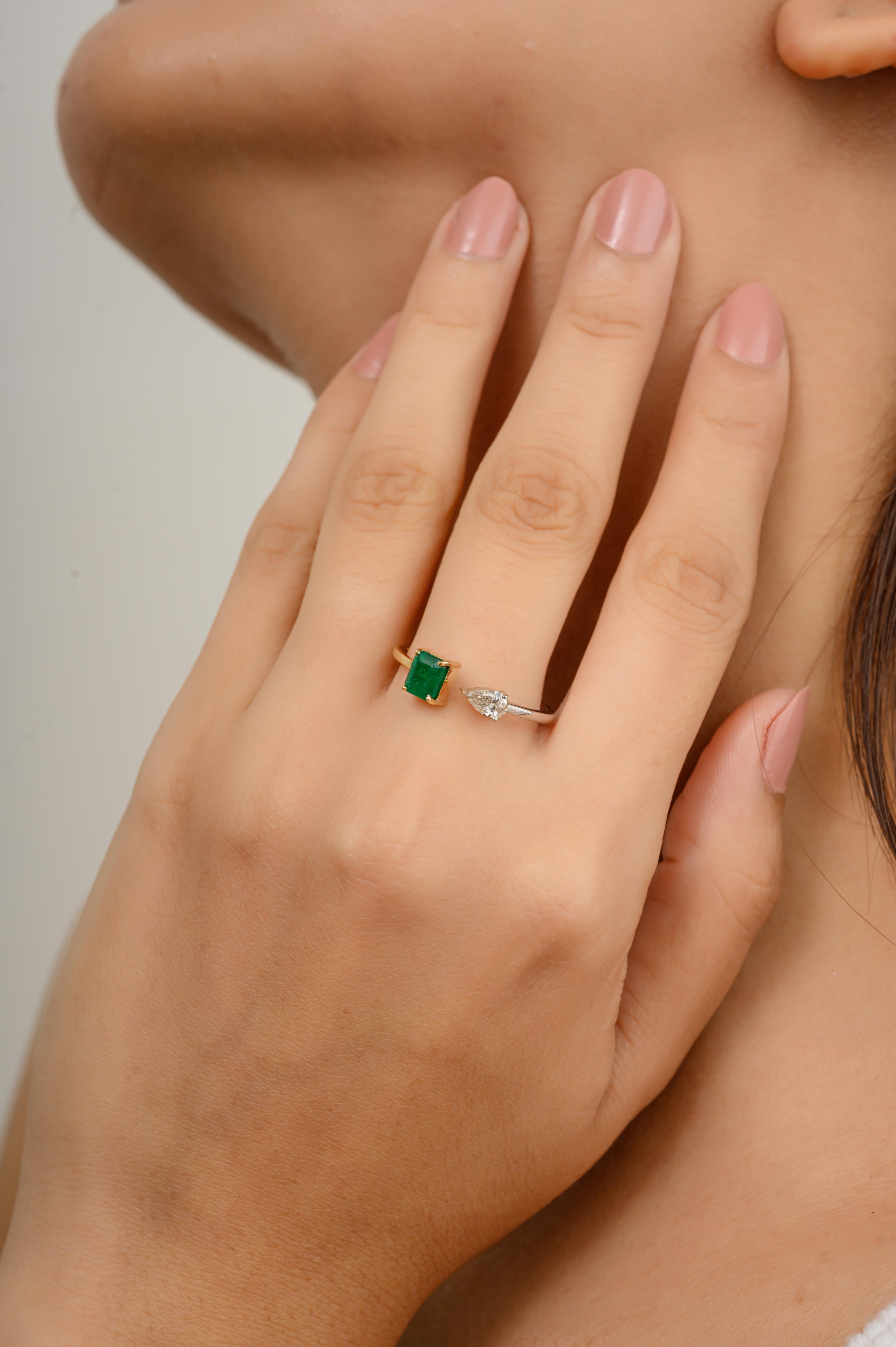 En vente :  Bague ouverte minimaliste de deux tons en or jaune massif 18 carats avec émeraude 6