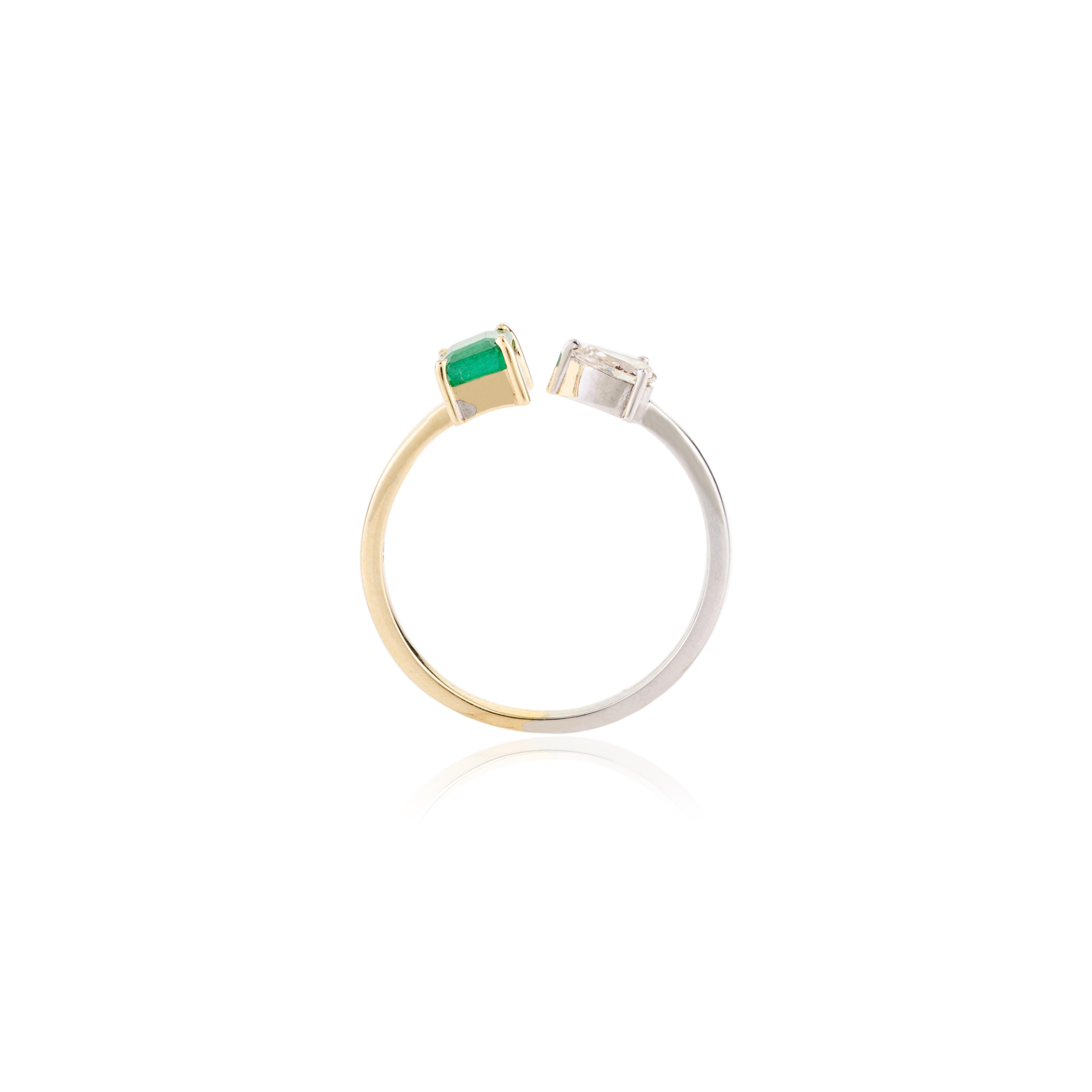 En vente :  Bague ouverte minimaliste de deux tons en or jaune massif 18 carats avec émeraude 8