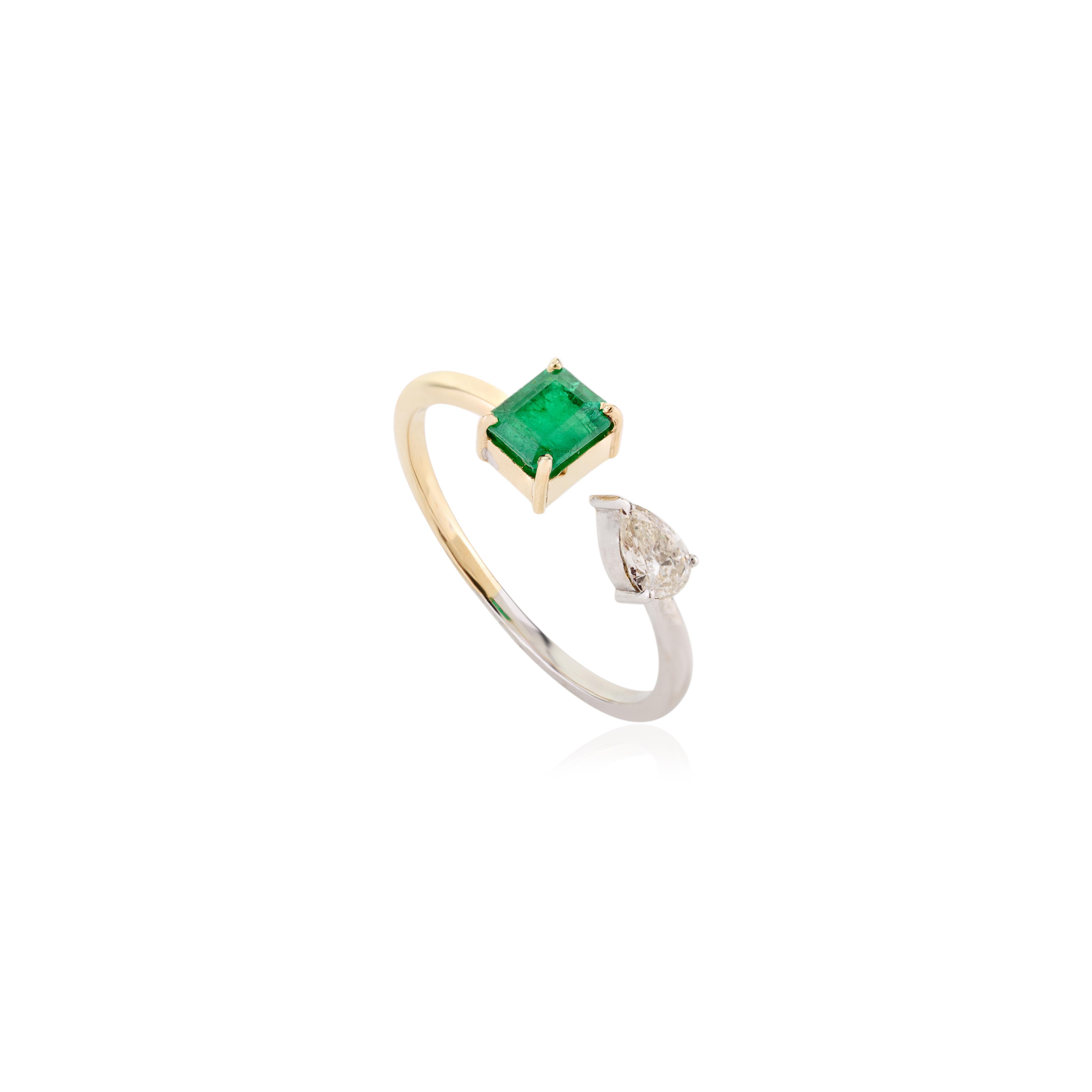 En vente :  Bague ouverte minimaliste de deux tons en or jaune massif 18 carats avec émeraude 9