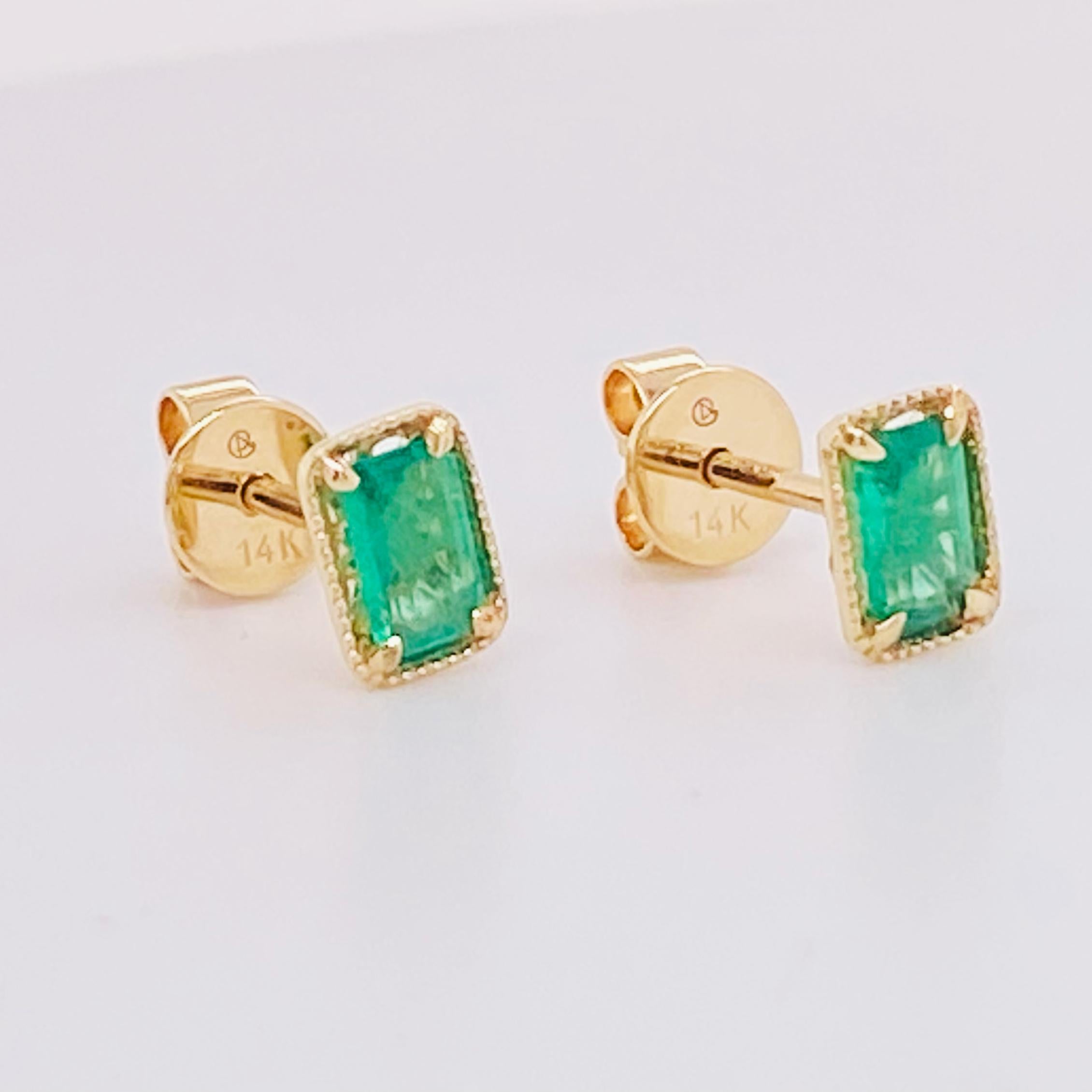 Minimalist Emerald Stud Earrings 14K Gold Genuine Green Emeralds Post Earrings In New Condition For Sale In Austin, TX