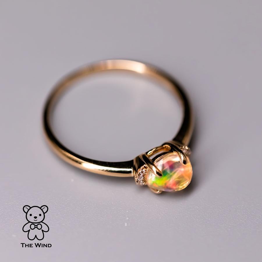 Minimalistischer Verlobungsring aus 18 Karat Gelbgold mit Feueropal und Diamant im Zustand „Neu“ im Angebot in Suwanee, GA