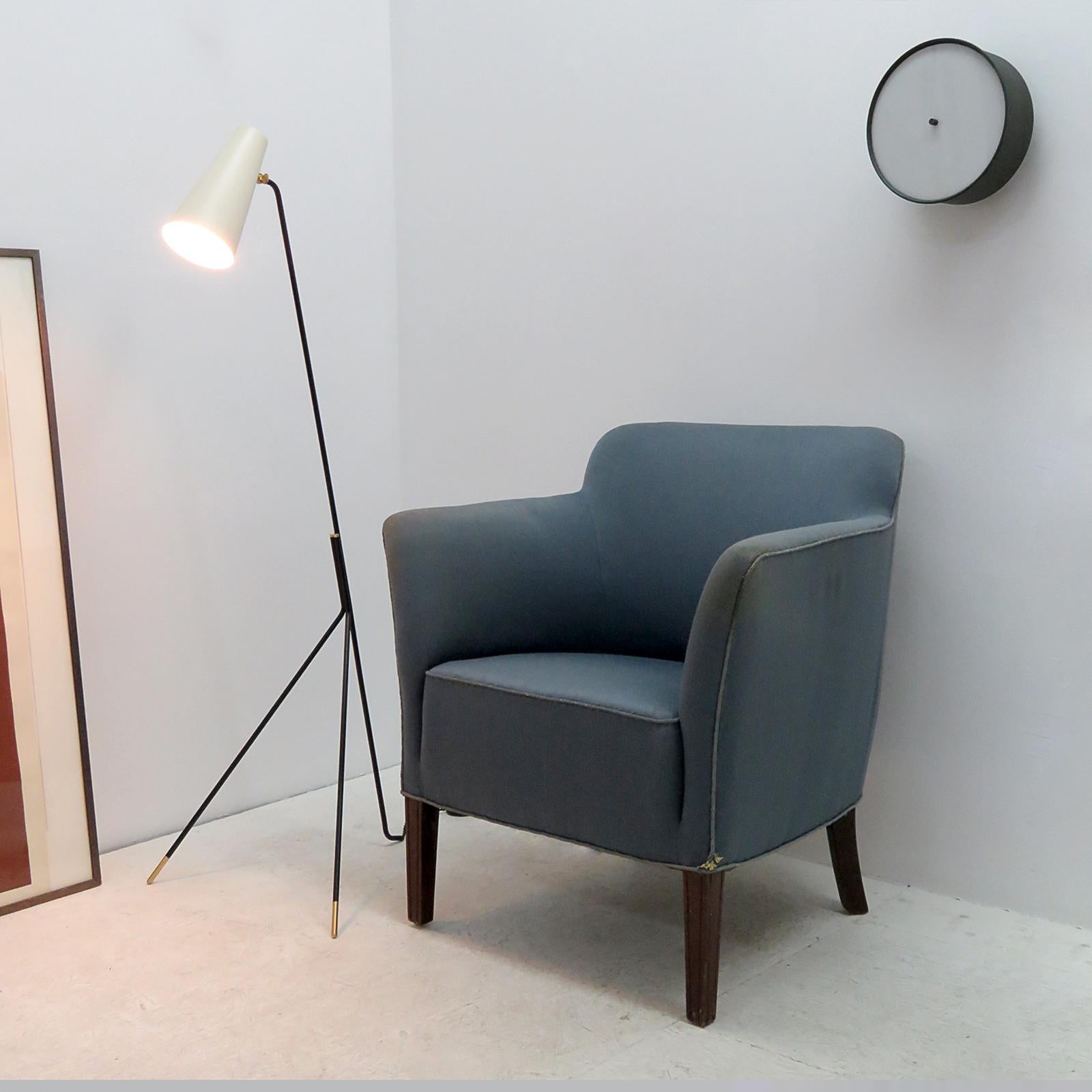Metal Minimalist Floor Lamp 'Apex' by Gallery L7
