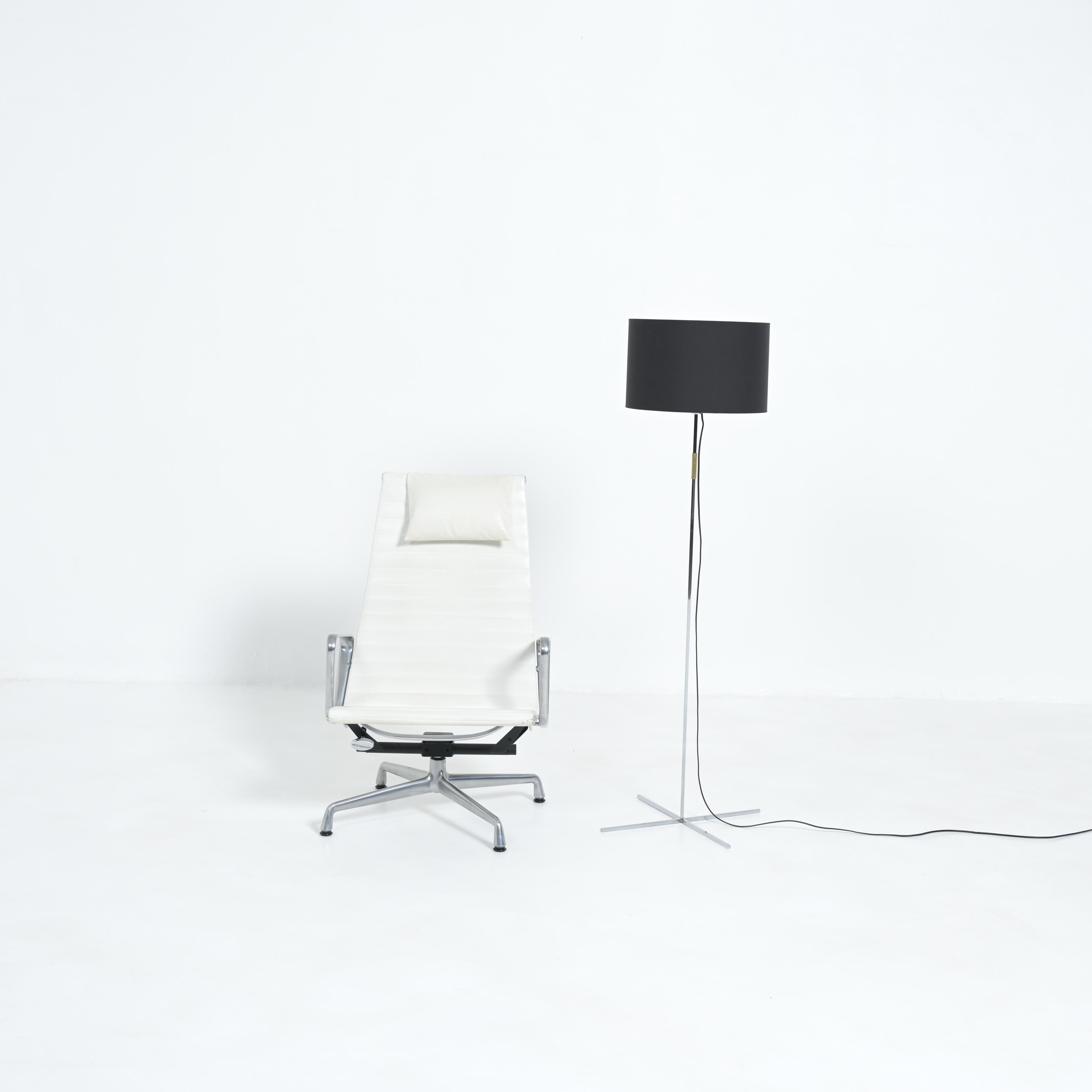 Minimalist Floor Lamp For Sale 3