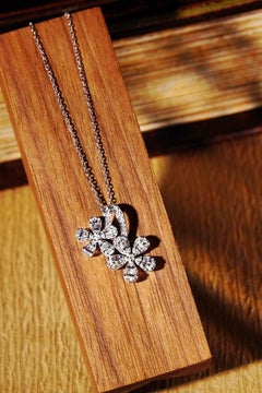 Minimalist Flower Shaped Moissanite Necklace 925 Sterling Silver Pendant Gift.