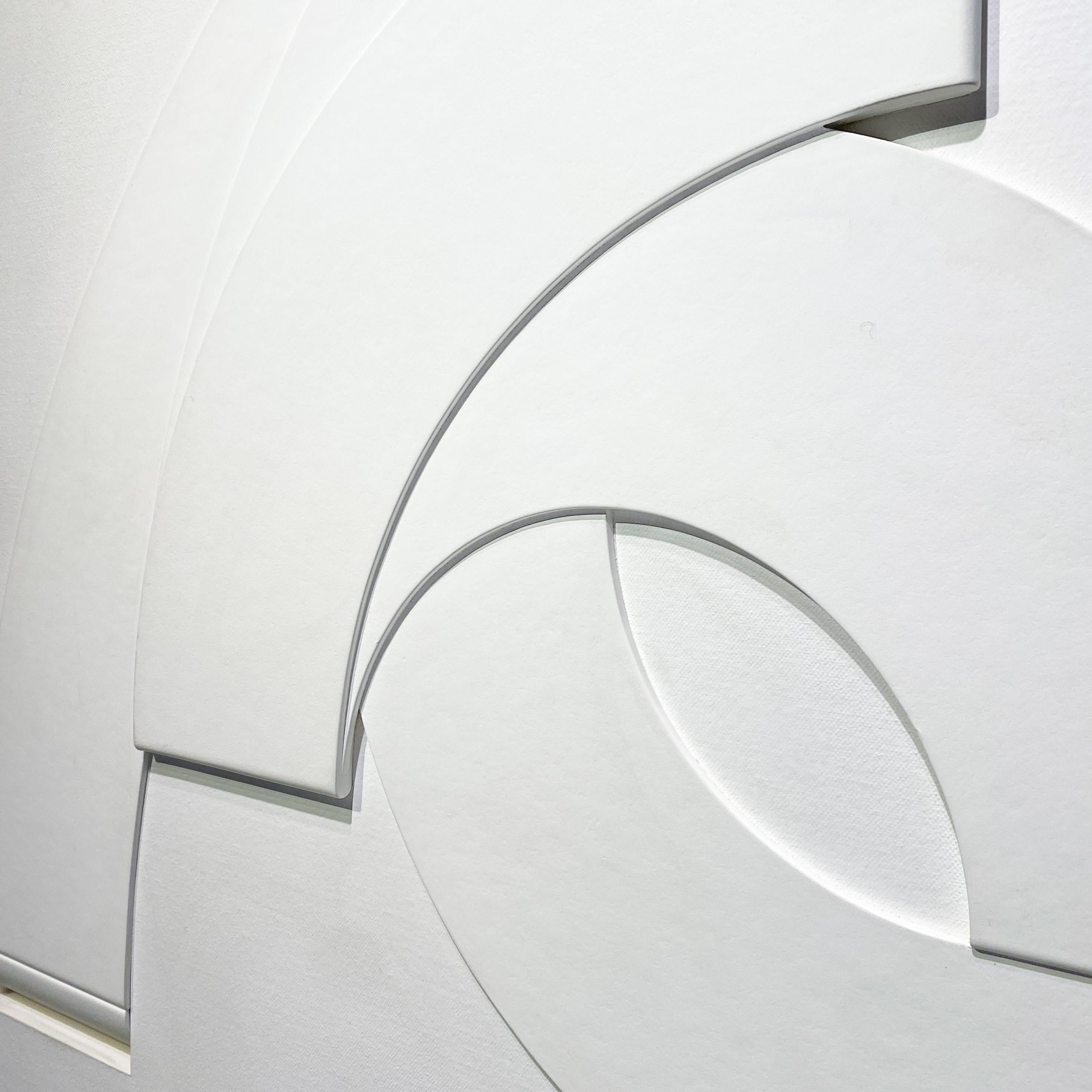Relieve abstracto geométrico minimalista en blancos tonales de un artista holandés en Bueno estado para la venta en AMSTERDAM, NL