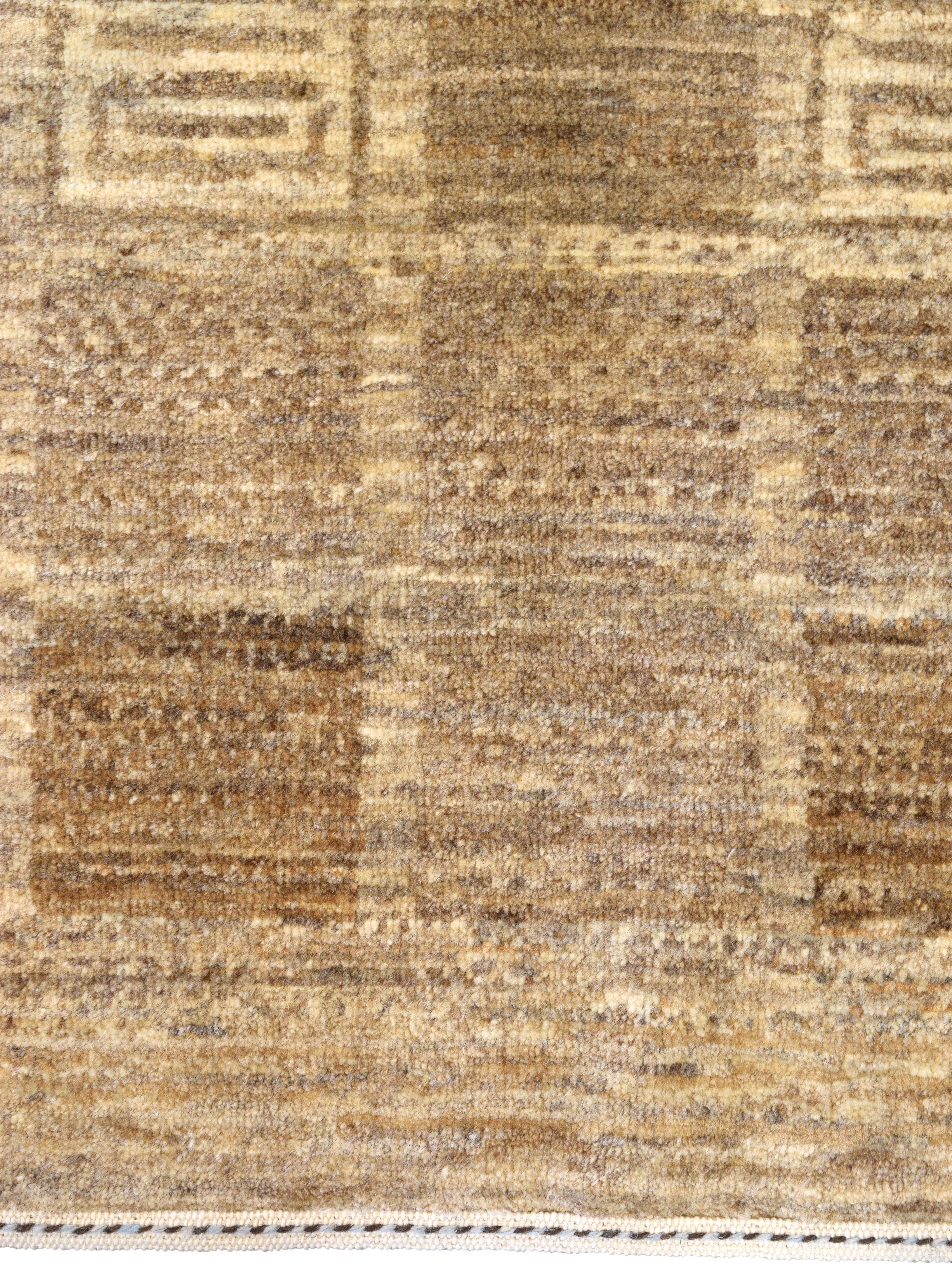 Organico moderno Minimalist Geometric Persian Wool Carpet in Earth Tones, 4' x 6', Hand-Knotted in vendita