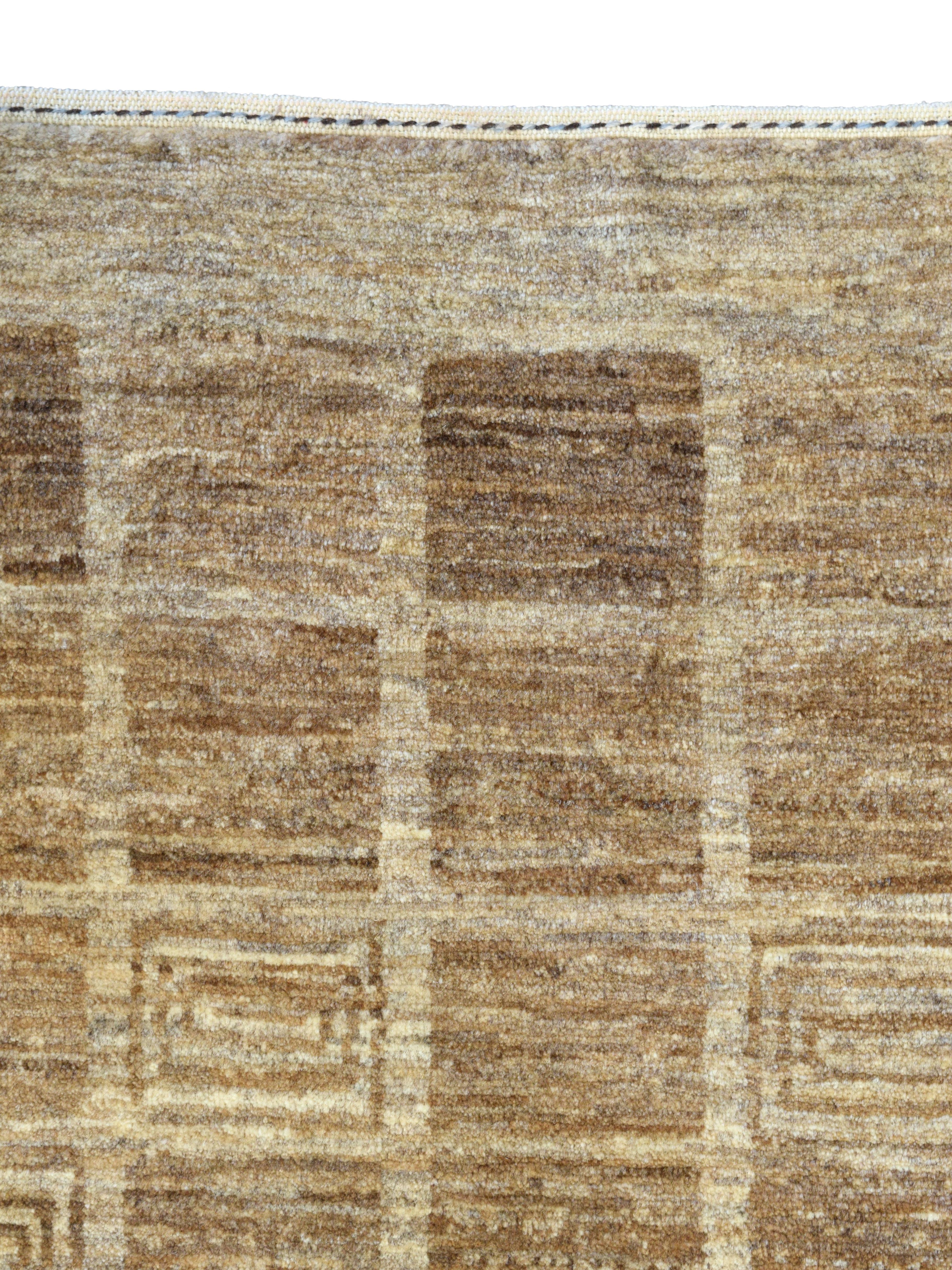 Minimalist Geometric Persian Wool Carpet in Earth Tones, 4' x 6', Hand-Knotted In condizioni Nuovo in vendita a New York, NY