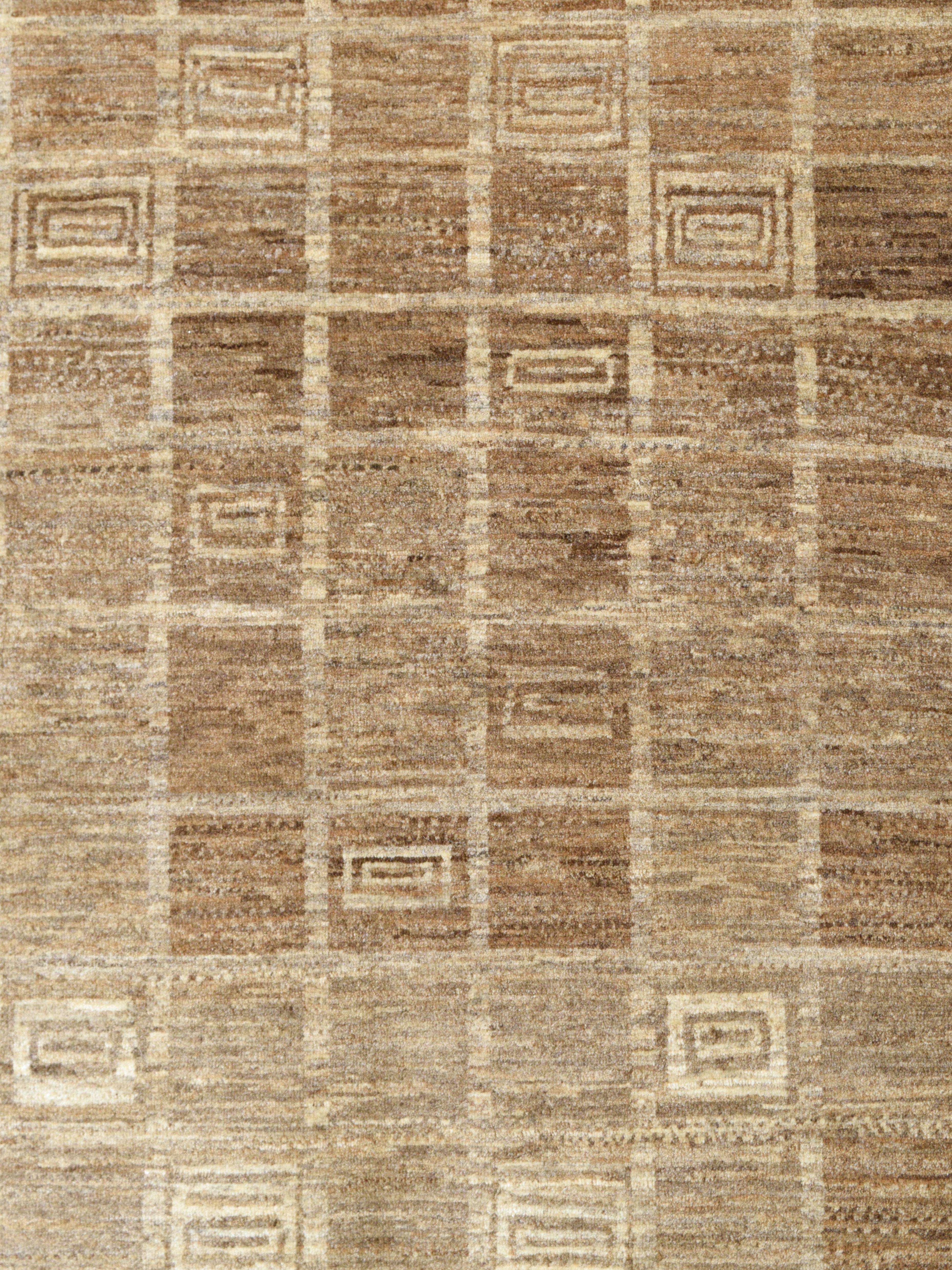 Lana Minimalist Geometric Persian Wool Carpet in Earth Tones, 4' x 6', Hand-Knotted in vendita