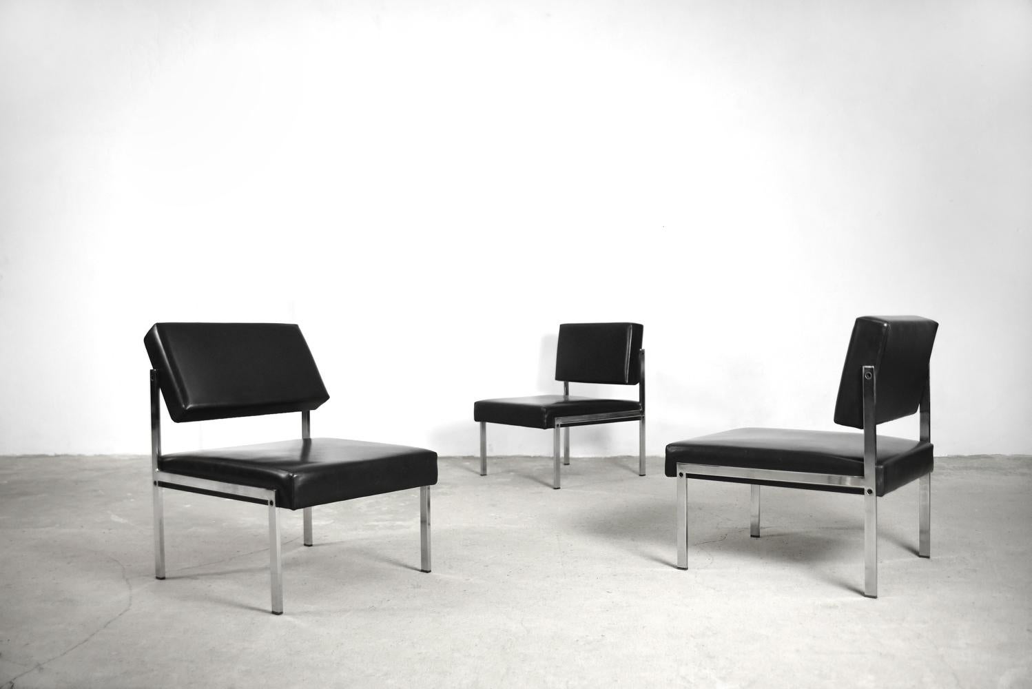 Minimalist German Chrome and Leather Modular Lounge Chairs from Brune, 1960s In Good Condition For Sale In Warsaw, PL