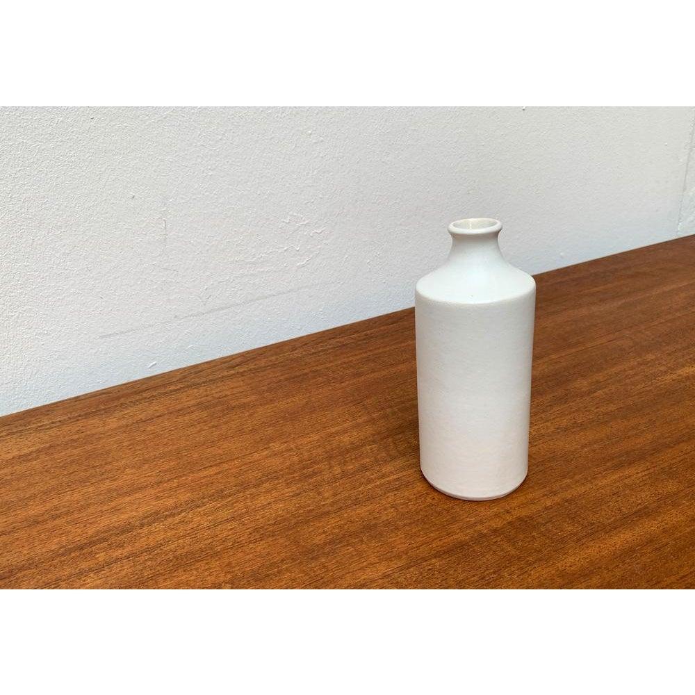 Minimalist German Vase, 1960s, in Very Good conditions. Designed 1960 to 1969.

Additional information:
Materials: Ceramic
Style: Mid-Century ModernMinimalist
Country of Origin: Germany
Color: White
Item Type: Vintage, Antique or
