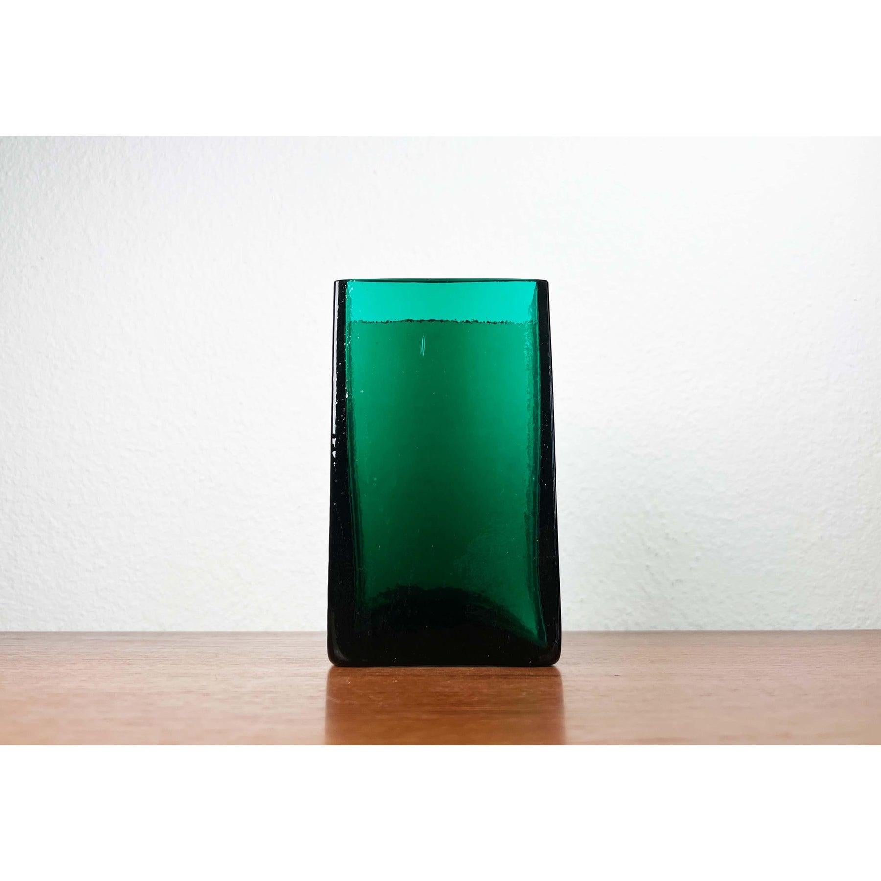Minimalist Glass Block Vase from Finncristall, Finland, 1960s For Sale 11
