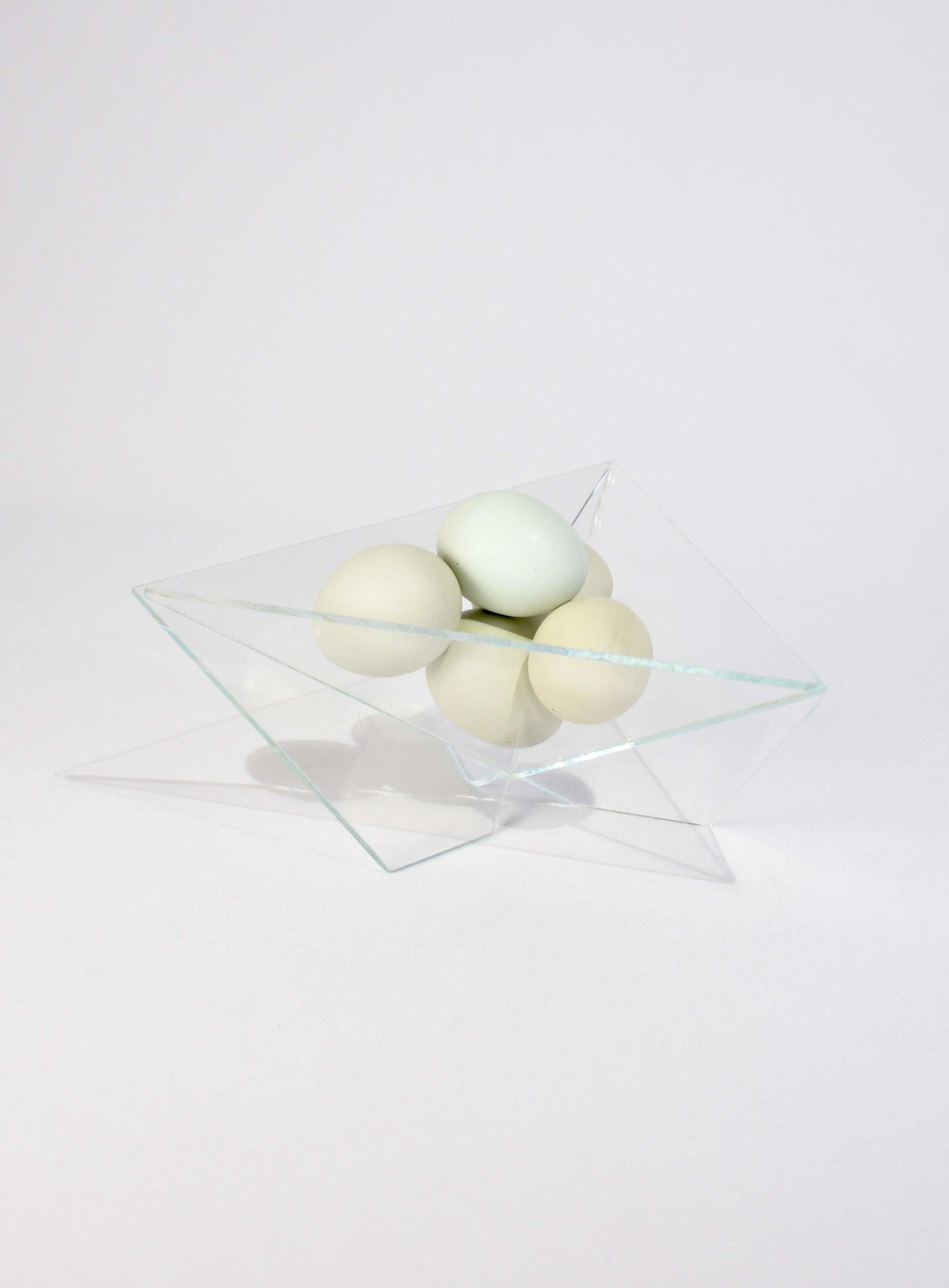 Minimalist Glass Bowl In Good Condition In Richmond, VA