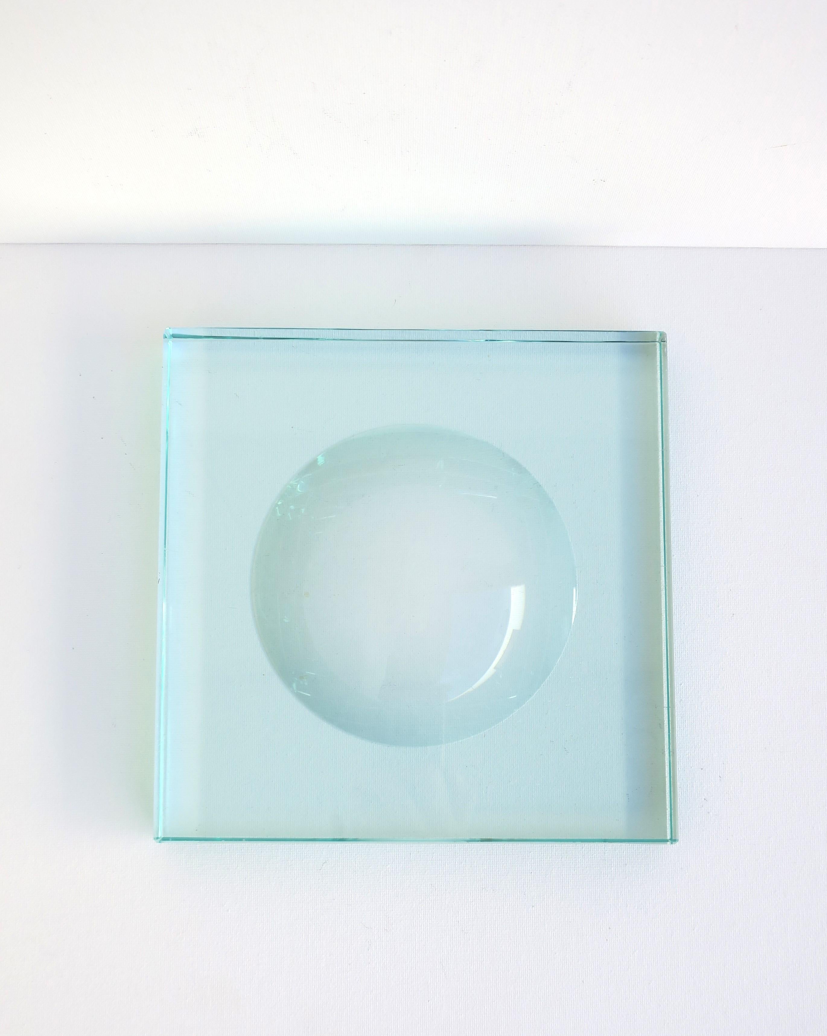 Minimalist Glass Catchall after Fontana Arte For Sale 3