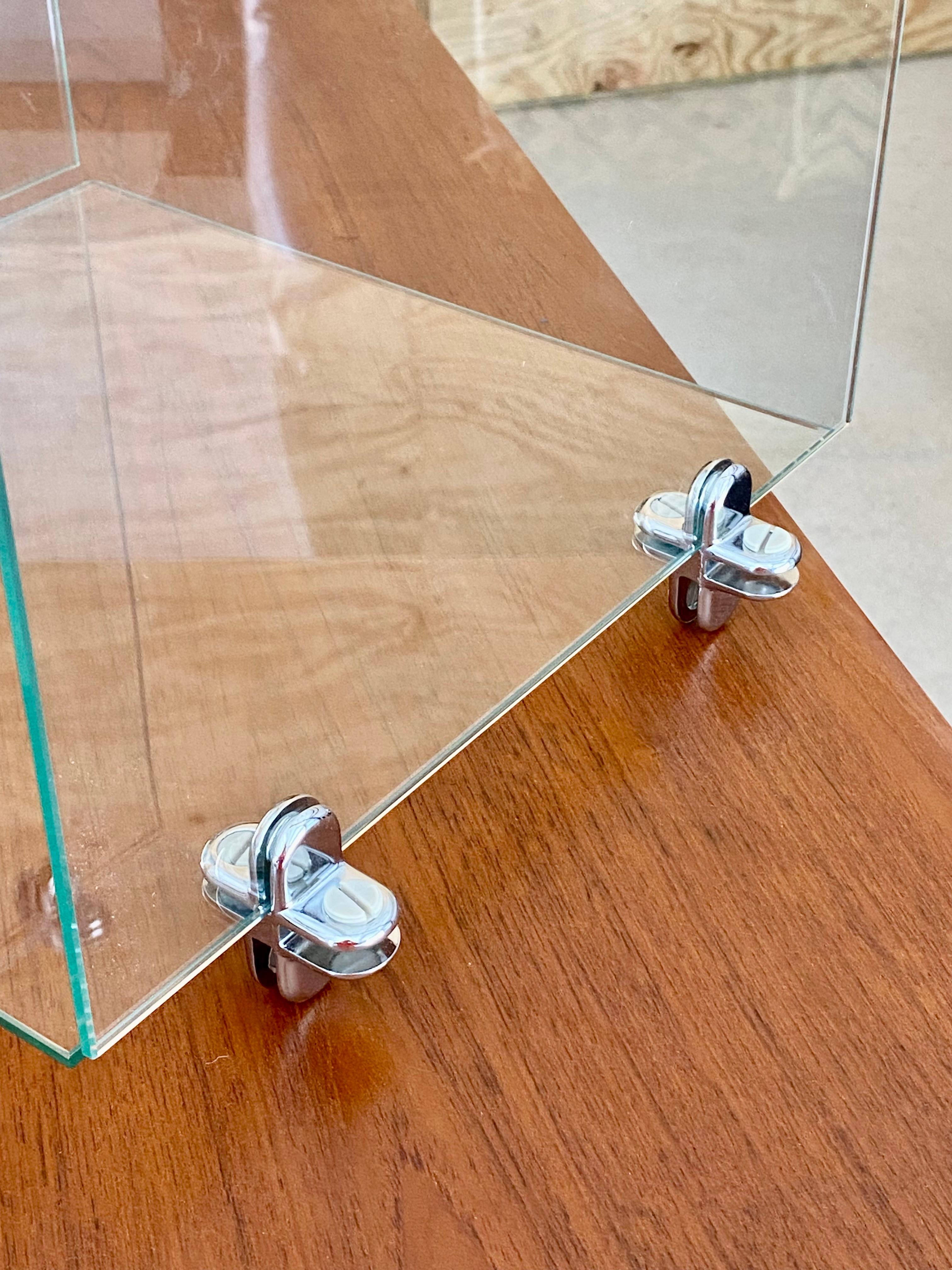 Minimalist Glass + Chrome Display Cube For Sale 7