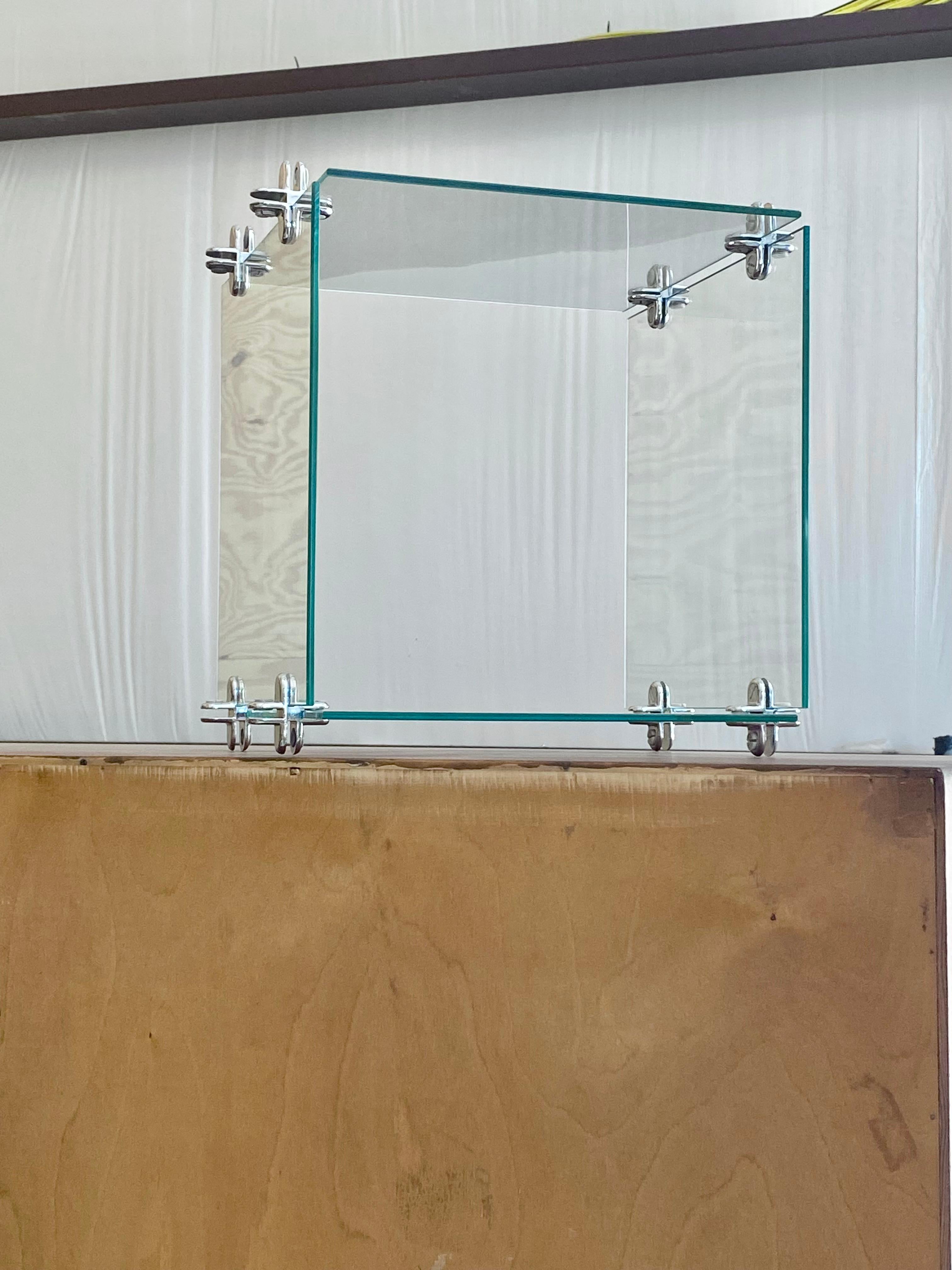 Minimalist Glass + Chrome Display Cube In Good Condition For Sale In Round Top, TX