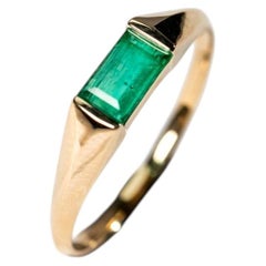 Minimalist Green Emerald Ring 14K Yellow Gold Band