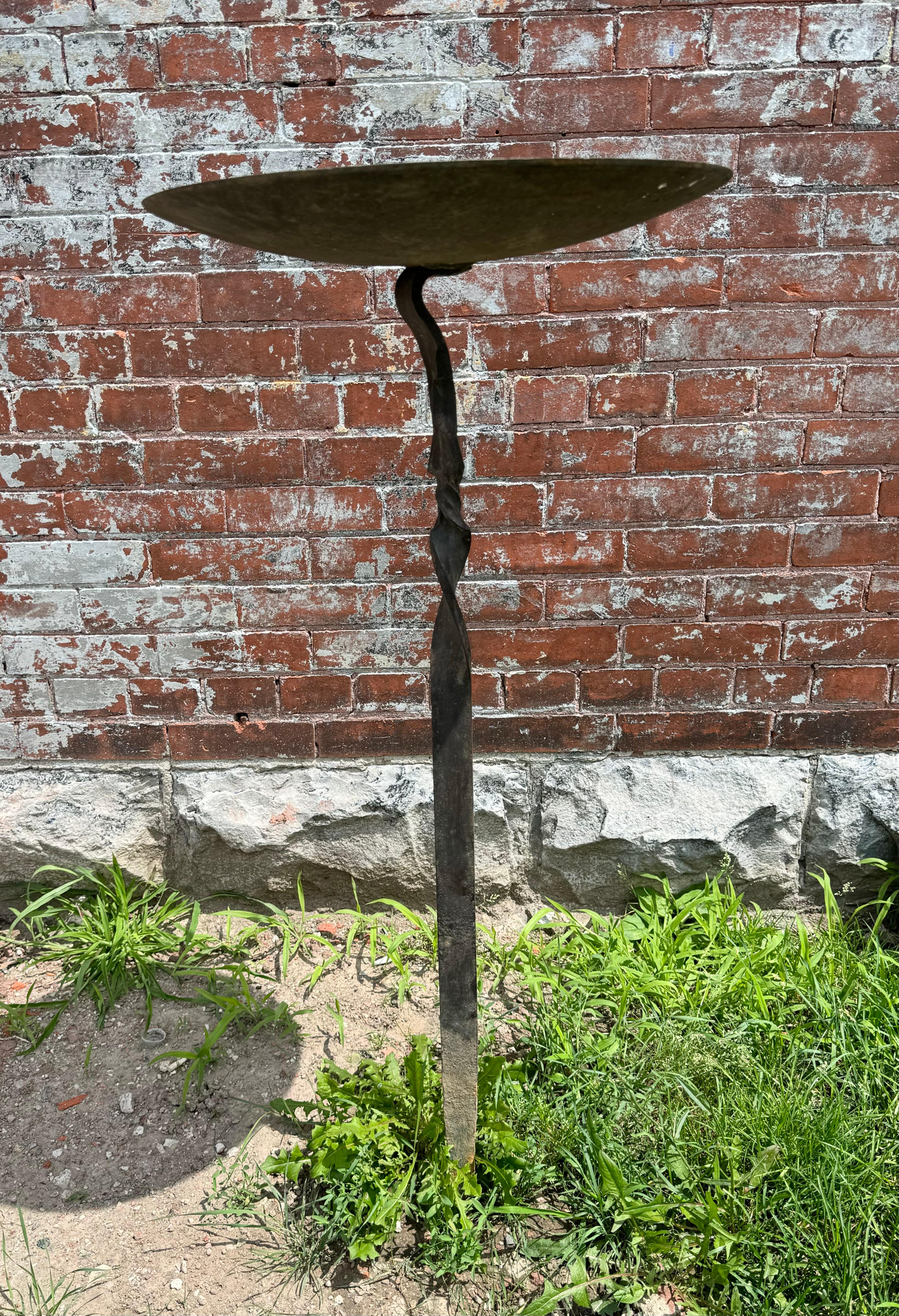 Minimalist Hand Forged Iron Bird Bath / Sculpture attributed to Albert Paley In Good Condition For Sale In Buffalo, NY