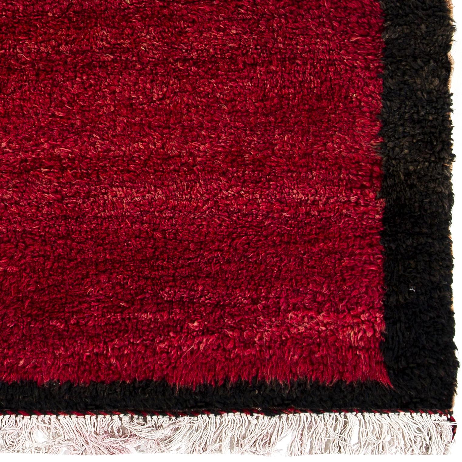 Minimalist Handmade Tulu Rug with Border. Red Color Handknotted Carpet. All Wool In New Condition For Sale In Spring Valley, NY