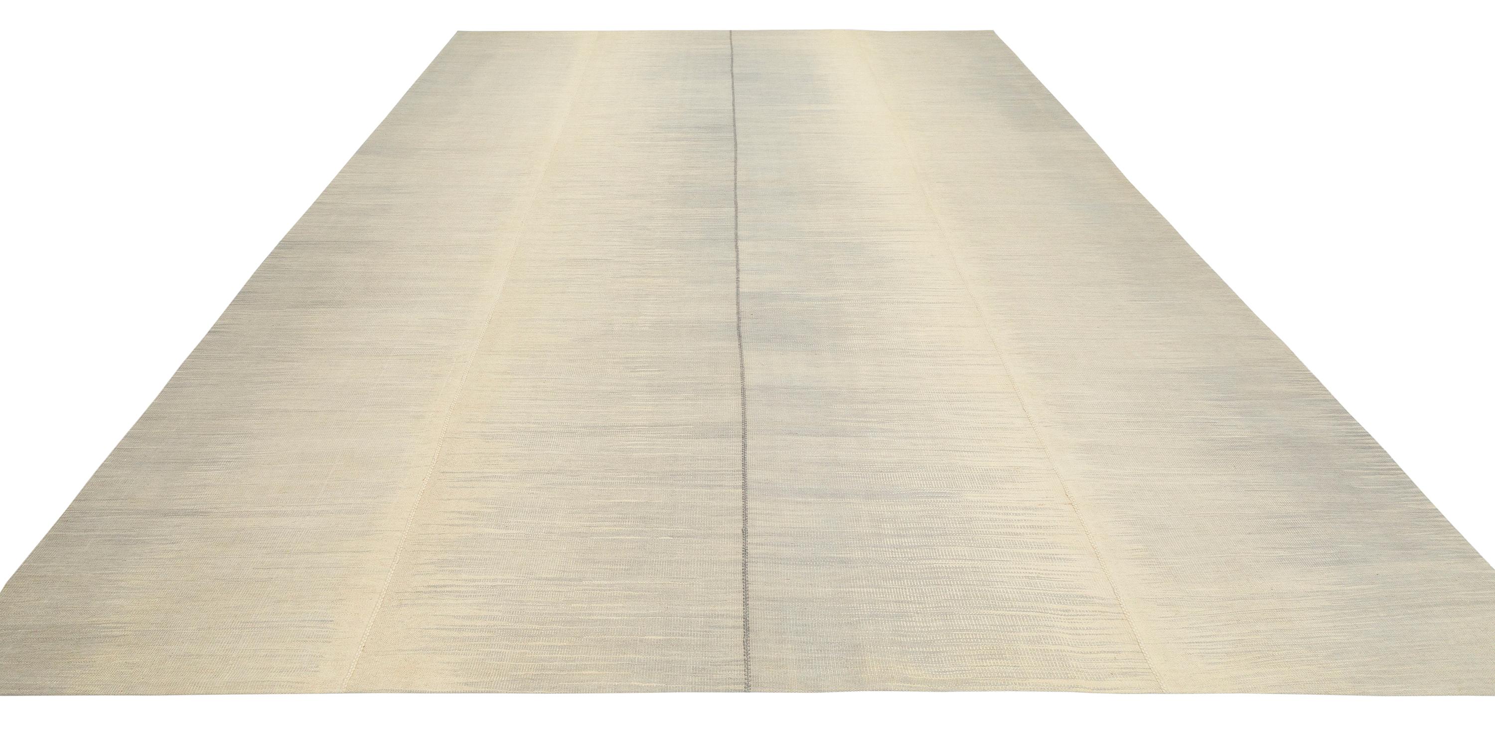 Tappeto minimalista Mazandaran tessuto a mano a trama piatta in vendita 2