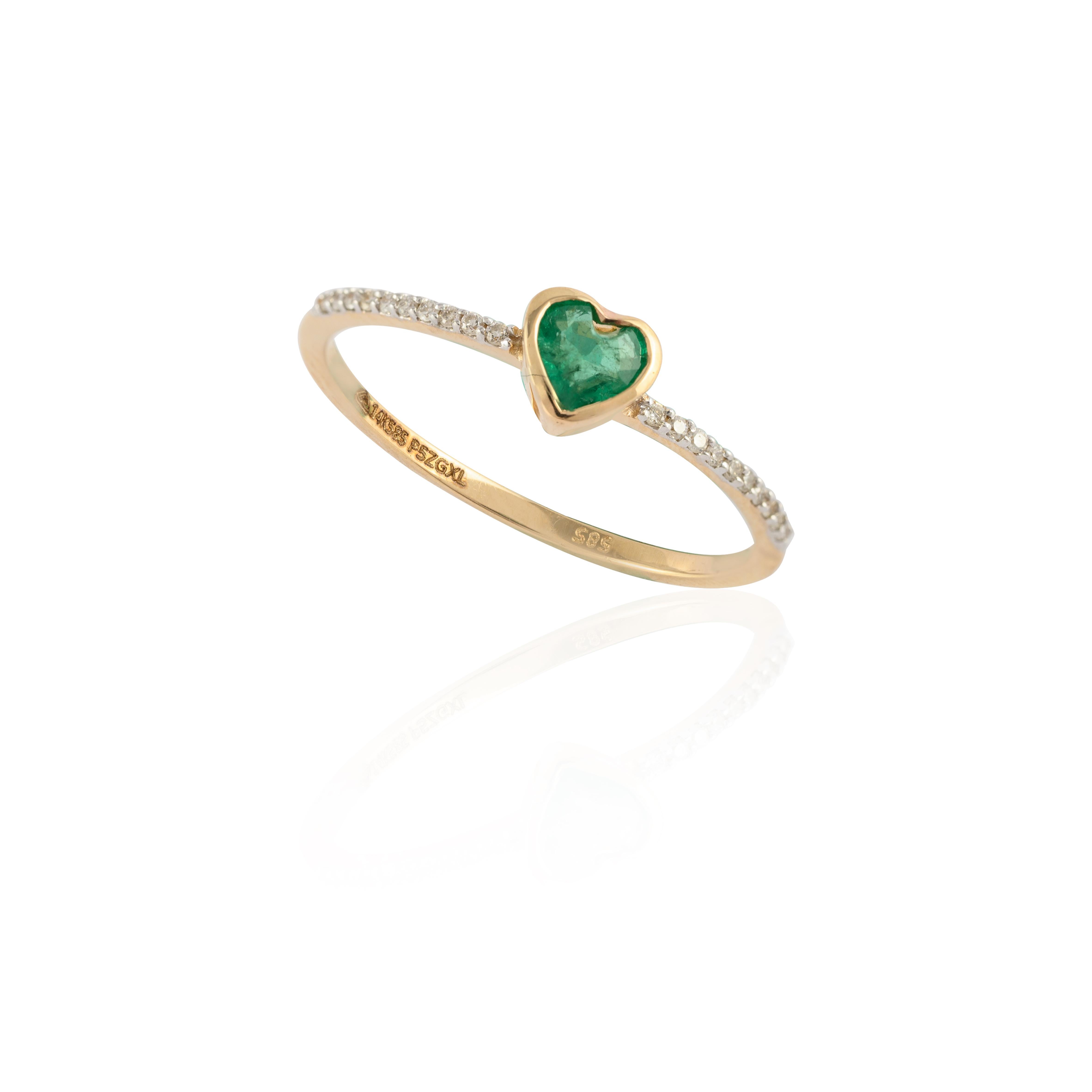 For Sale:  Minimalist Heart Cut Emerald Ring Set in 14k Solid Yellow Gold with Diamonds 5