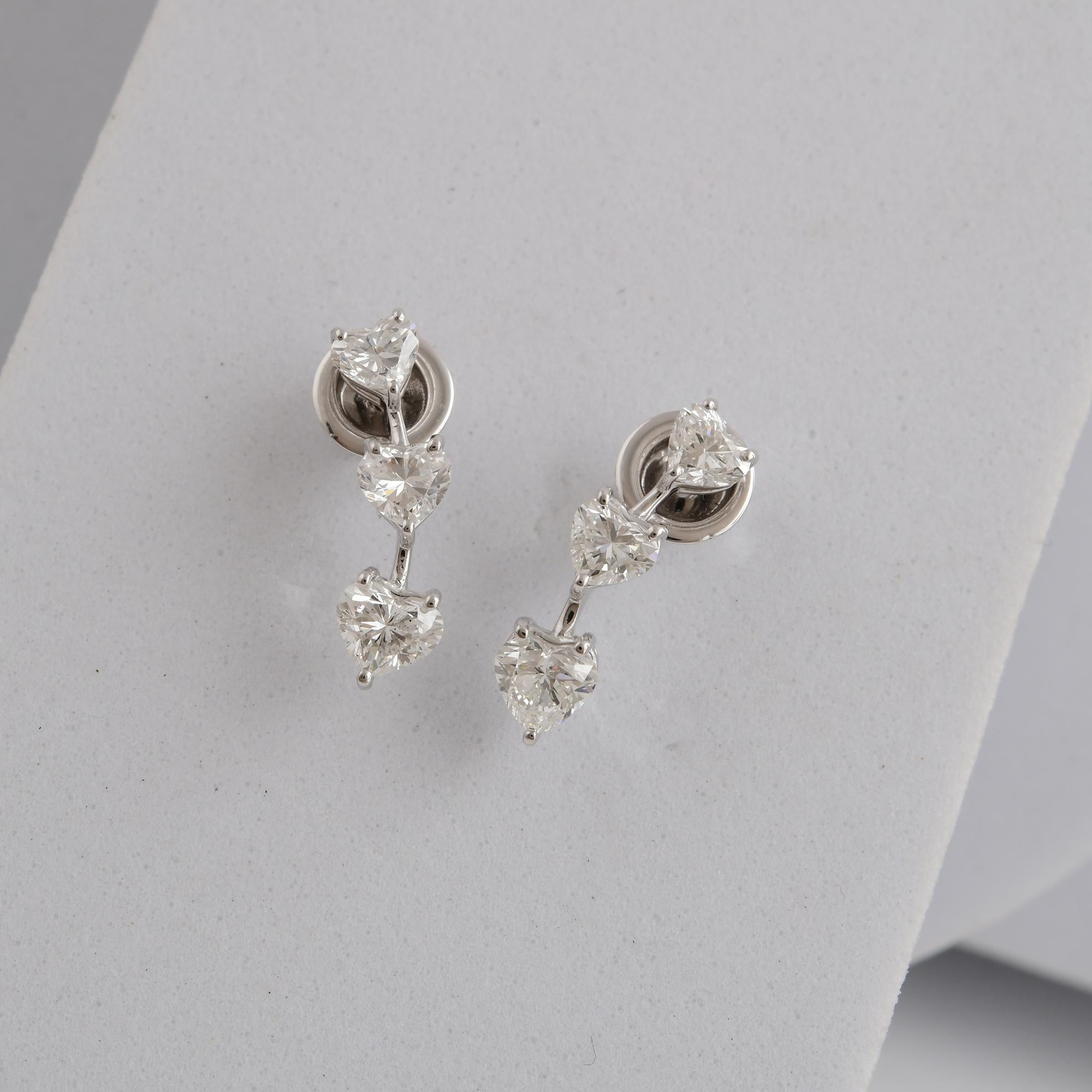 Taille cœur Boucles d'oreilles Minimalist Heart Shaped 2.13Ct Diamond Drop Earrings 18k Gold Fine Jewelry en vente