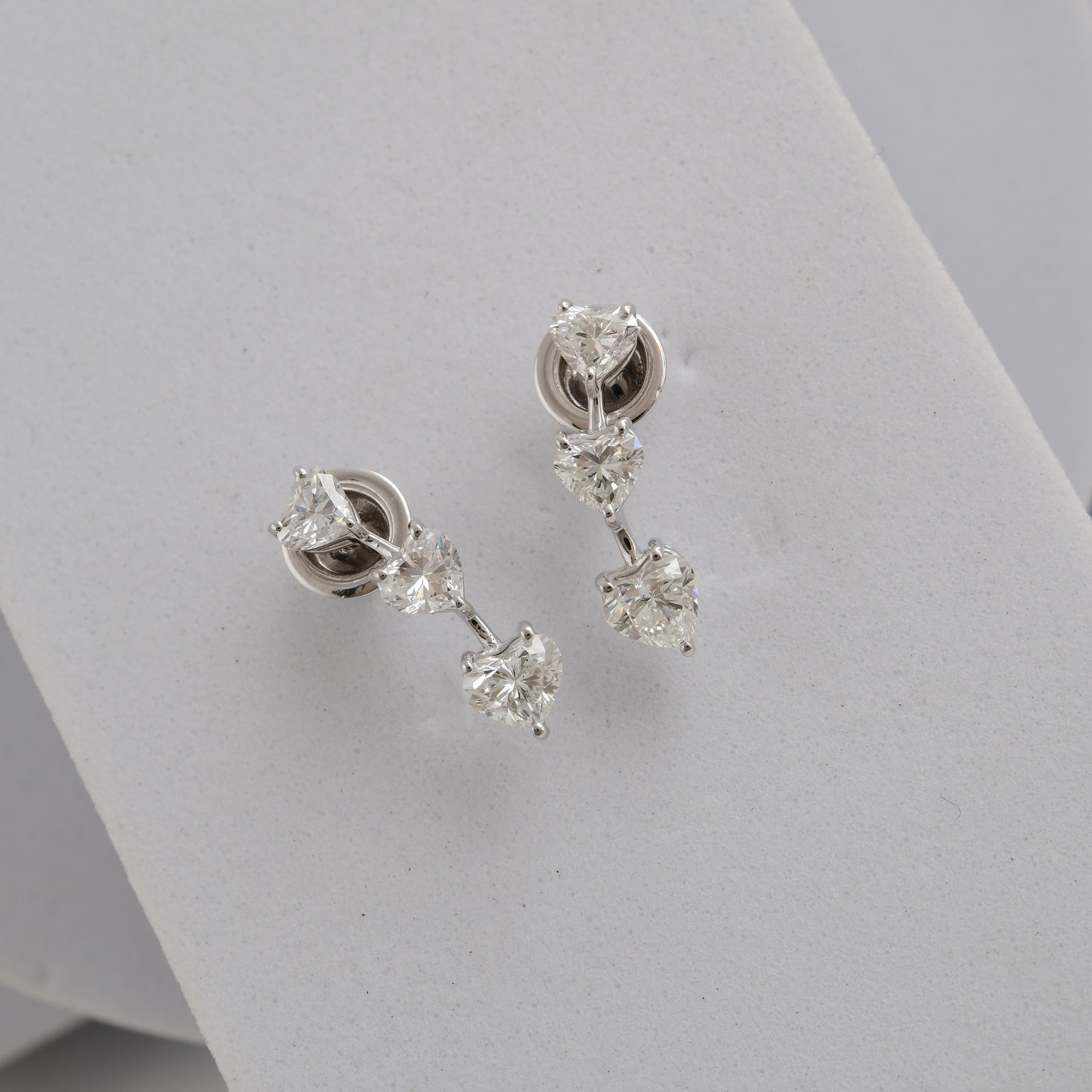 Boucles d'oreilles Minimalist Heart Shaped 2.13Ct Diamond Drop Earrings 18k Gold Fine Jewelry Neuf - En vente à Diera, Dubai