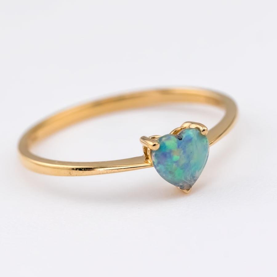 Women's or Men's Minimalist Heart Shaped Solid Opal Engagement Ring 14K Yellow Gold For Sale