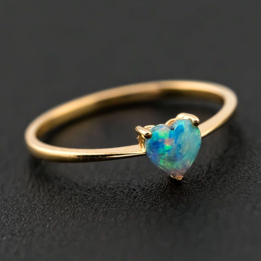Brilliant Cut Minimalist Heart Shaped Solid Opal Engagement Ring 18K Yellow Gold For Sale
