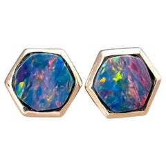 Clous d'oreilles minimalistes en or jaune 14 carats avec opale double hexagonale