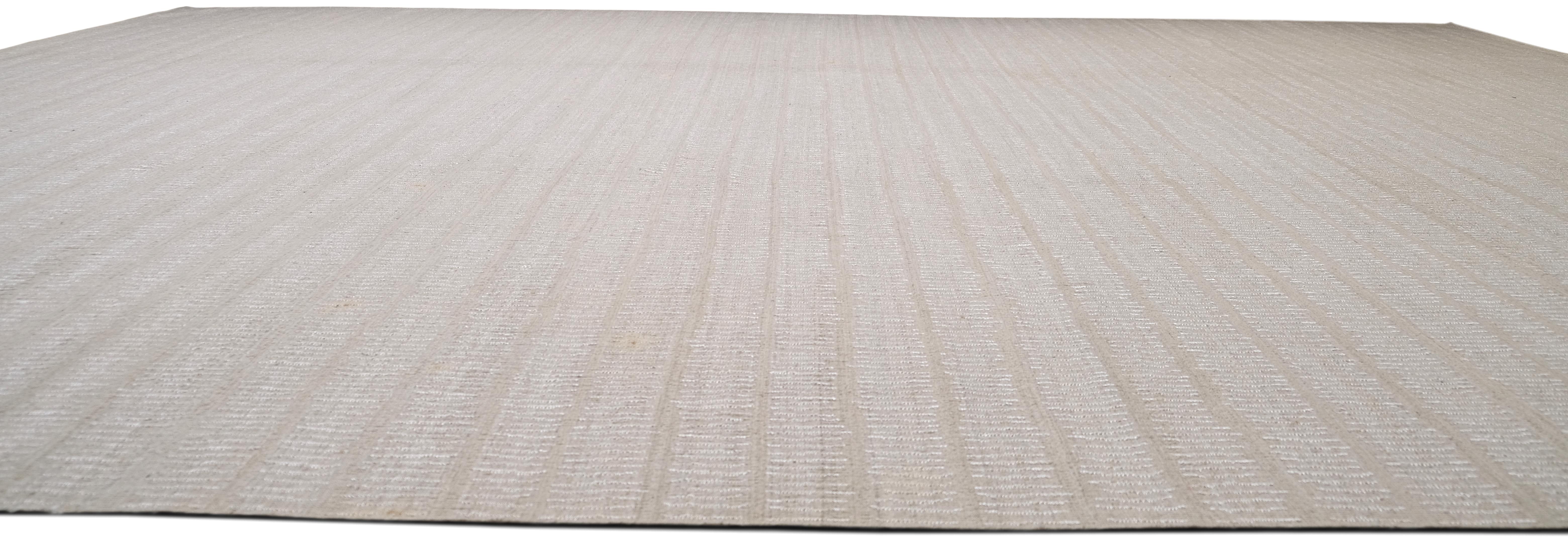 Minimalistischer horizontaler Streifen mit subtilen Textur-Teppich aus Wollmischung 14'4''x19'5'' (Pakistanisch) im Angebot