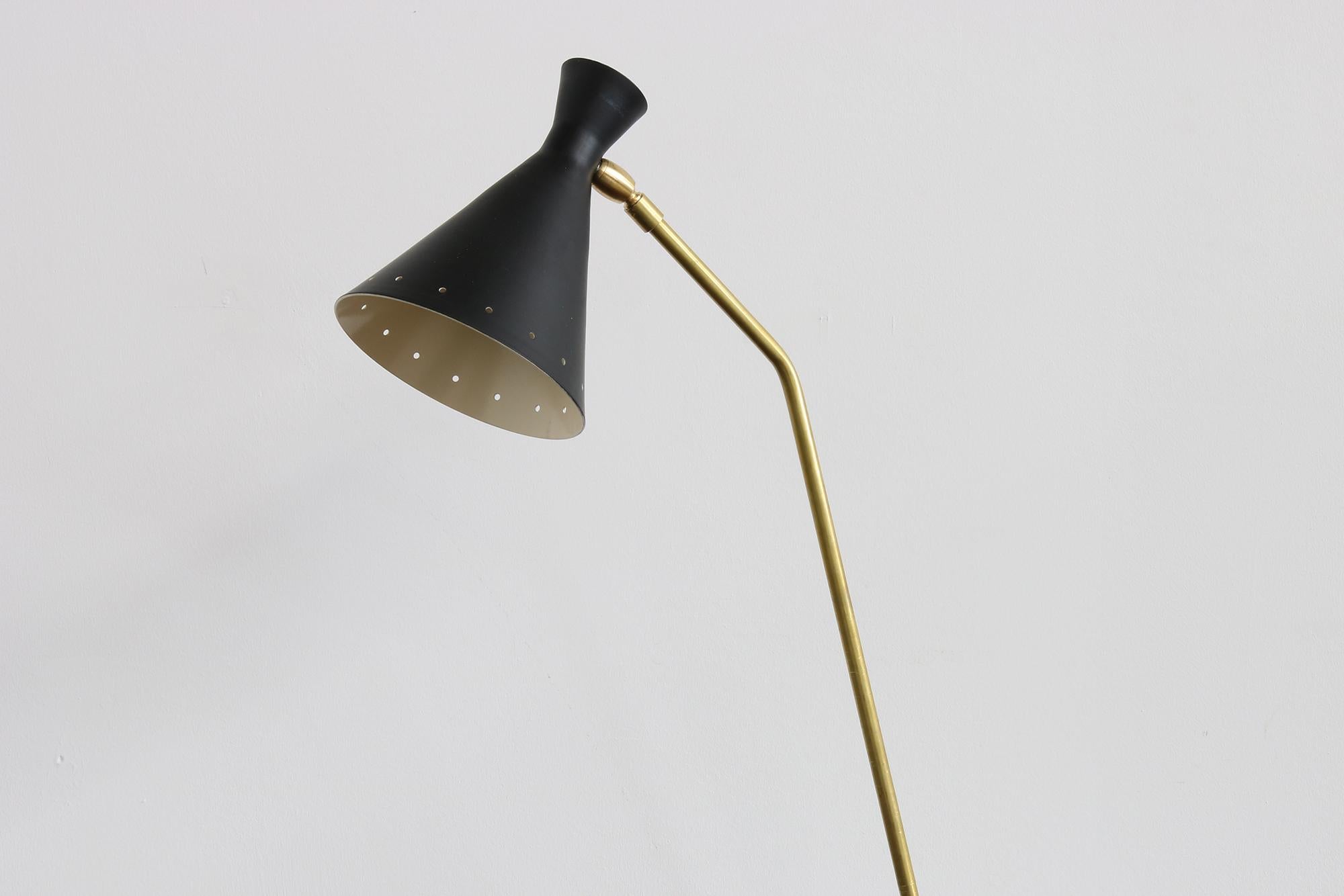 Metal Minimalist Italian Adjustable Table Lamp, Brass, Stilnovo Style, Modern 'b' For Sale