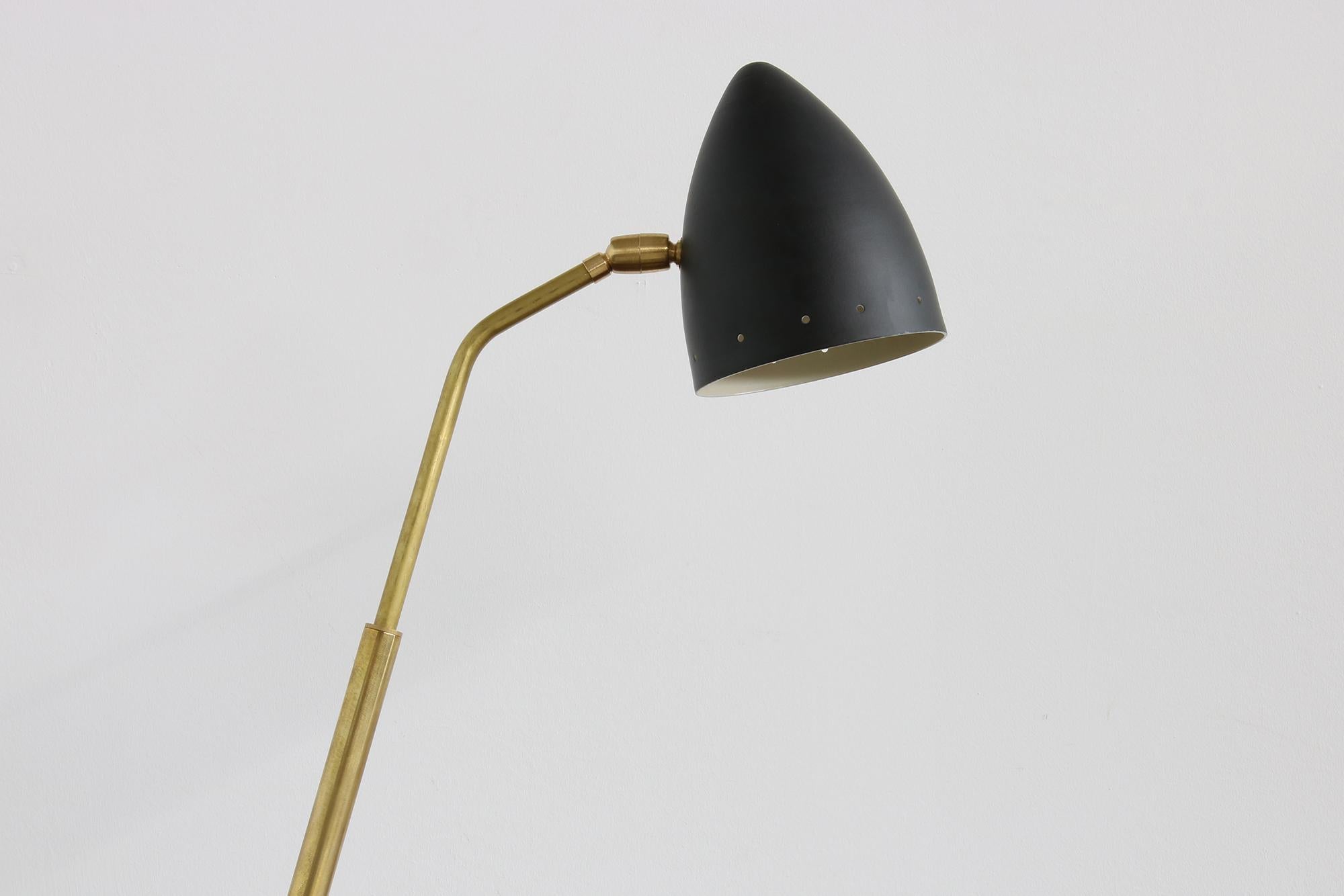 Minimalist Italian Adjustable Table Lamp, Brass, Stilnovo Style, Modern For Sale 1