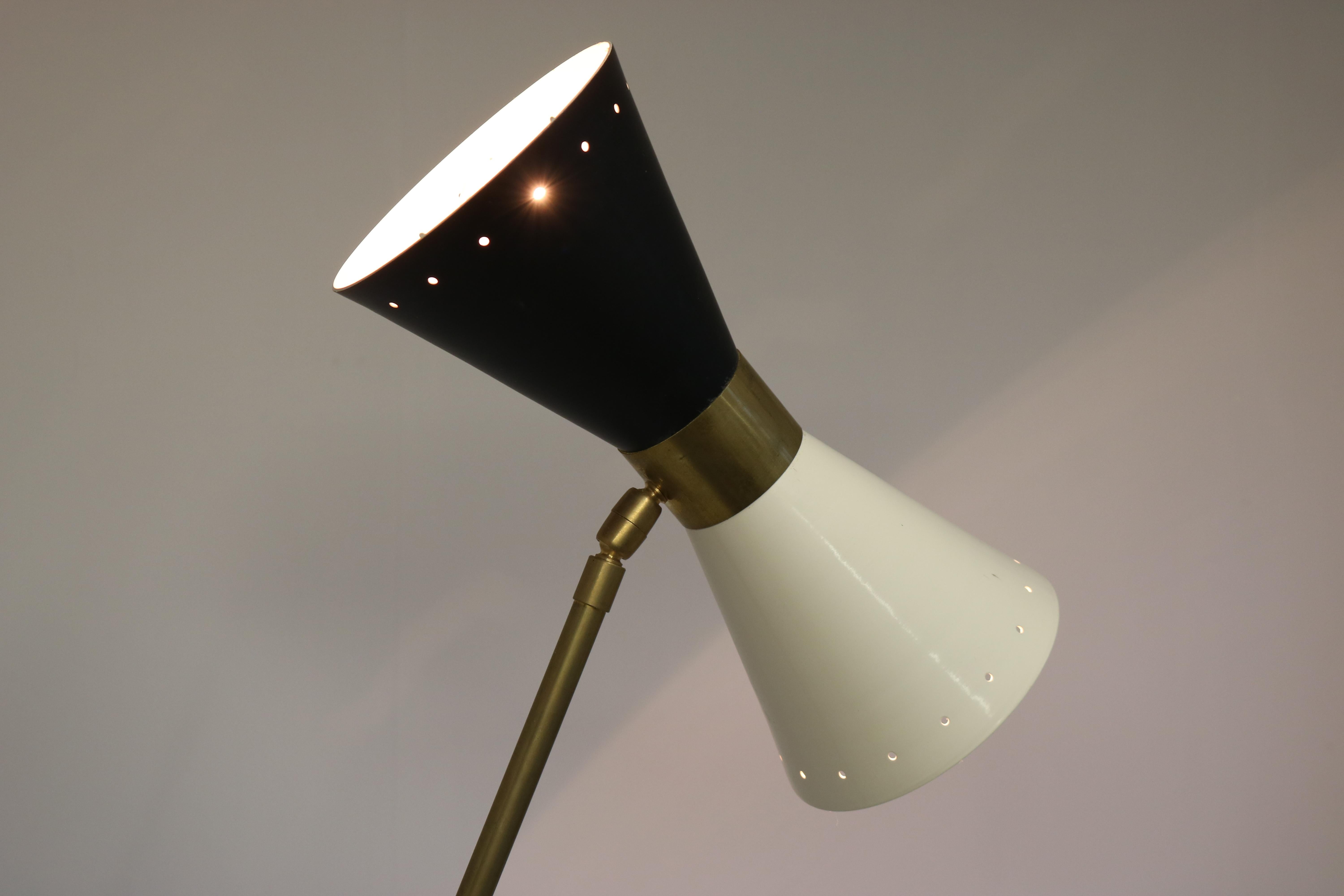 Minimalist Italian Floor Lamp Stilnovo Style 1950 Brass Mid-Century Design Light For Sale 4