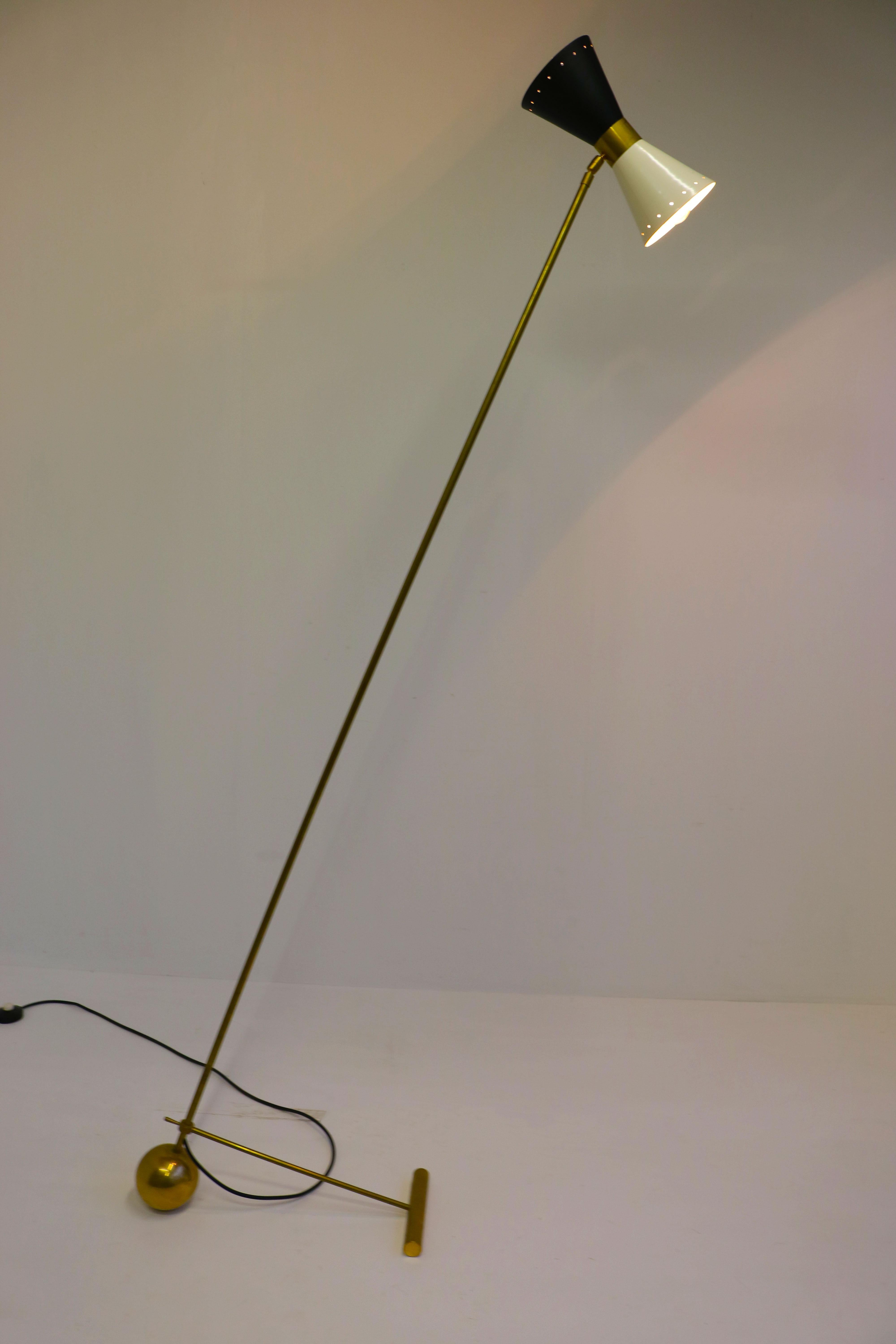 Minimalist Italian Floor Lamp Stilnovo Style 1950 Brass Mid-Century Design Light For Sale 5