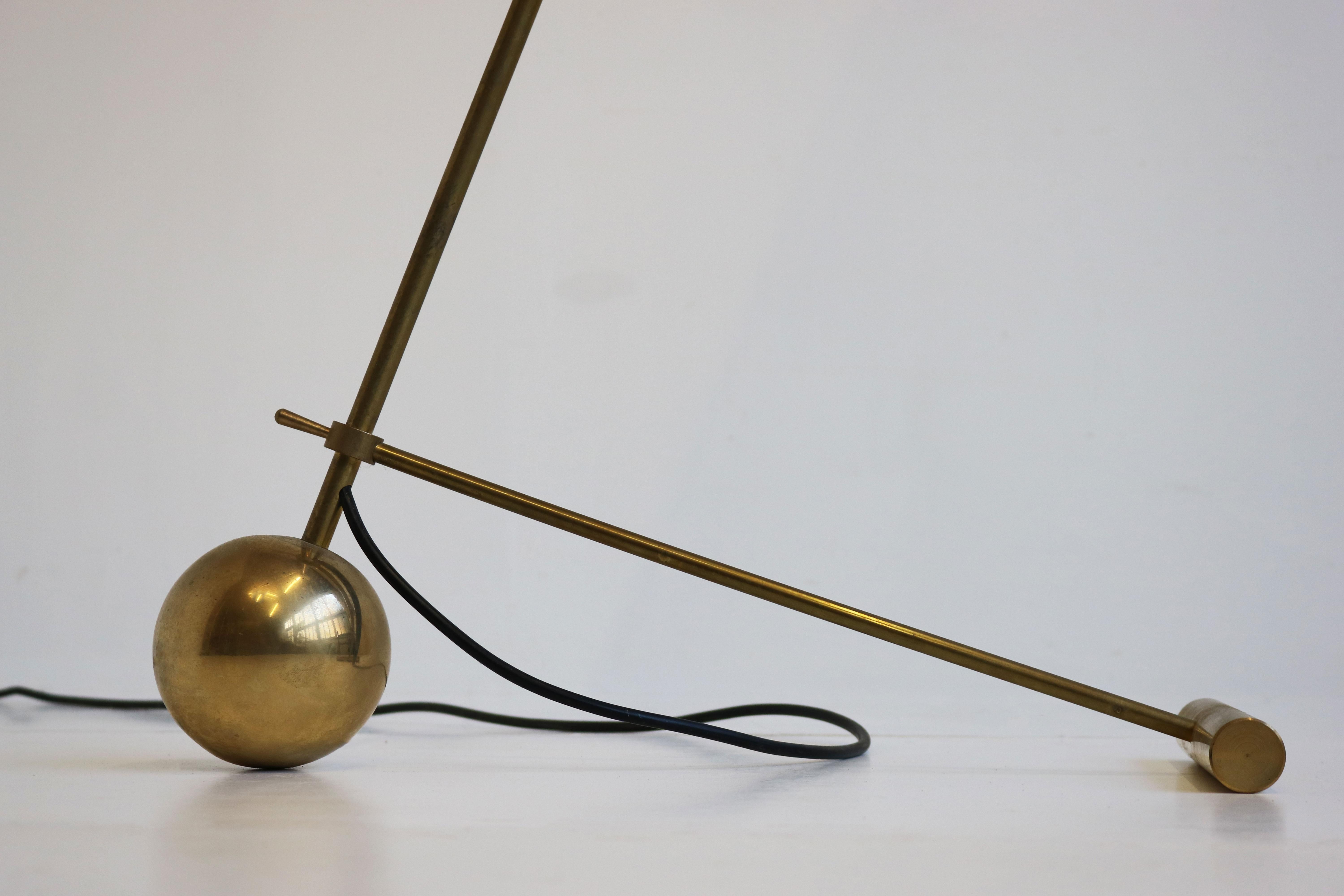 Minimalist Italian Floor Lamp Stilnovo Style 1950 Brass Mid-Century Design Light In Good Condition For Sale In Ijzendijke, NL