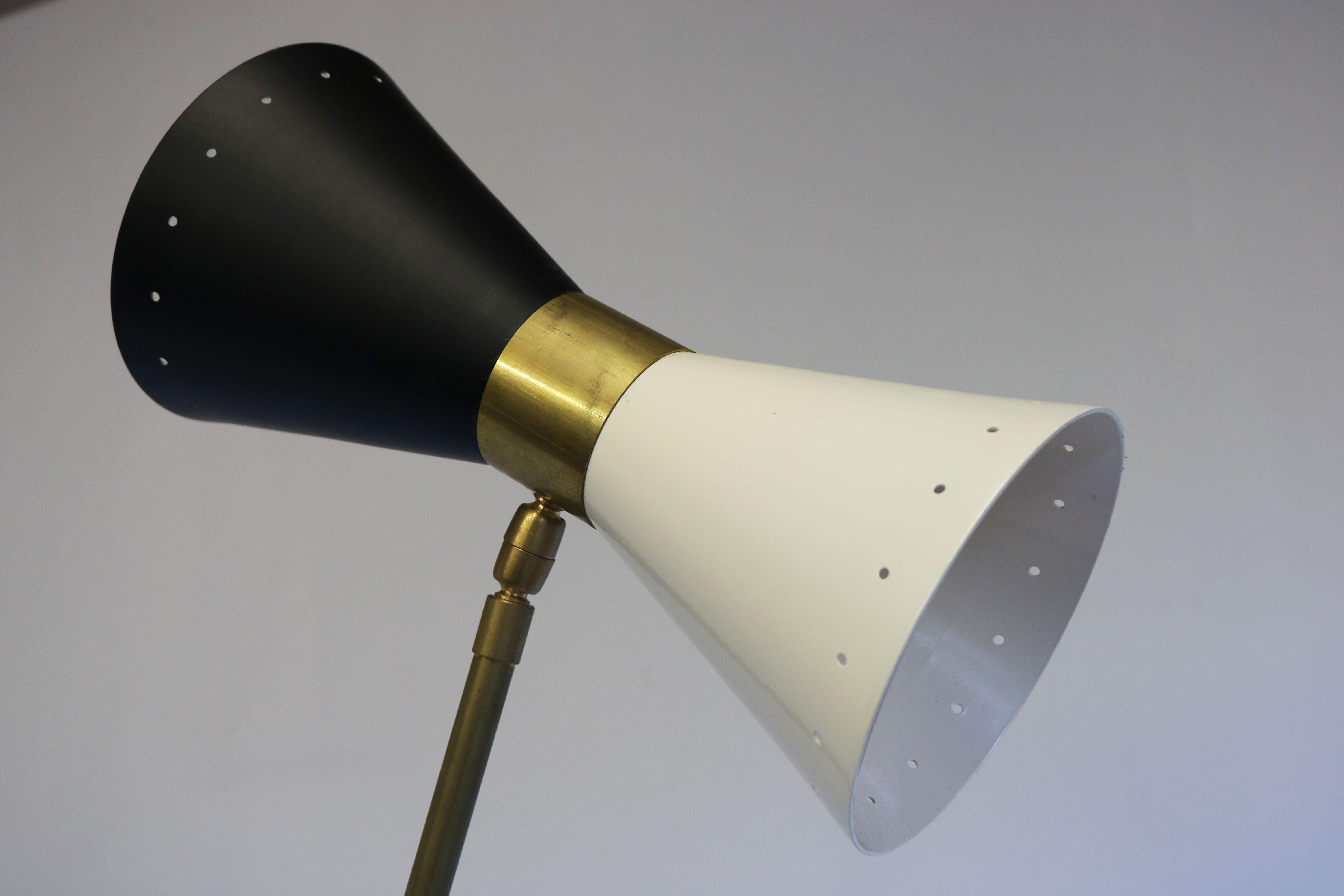 Minimalist Italian Floor Lamp Stilnovo Style 1950 Brass Mid-Century Design Light For Sale 1