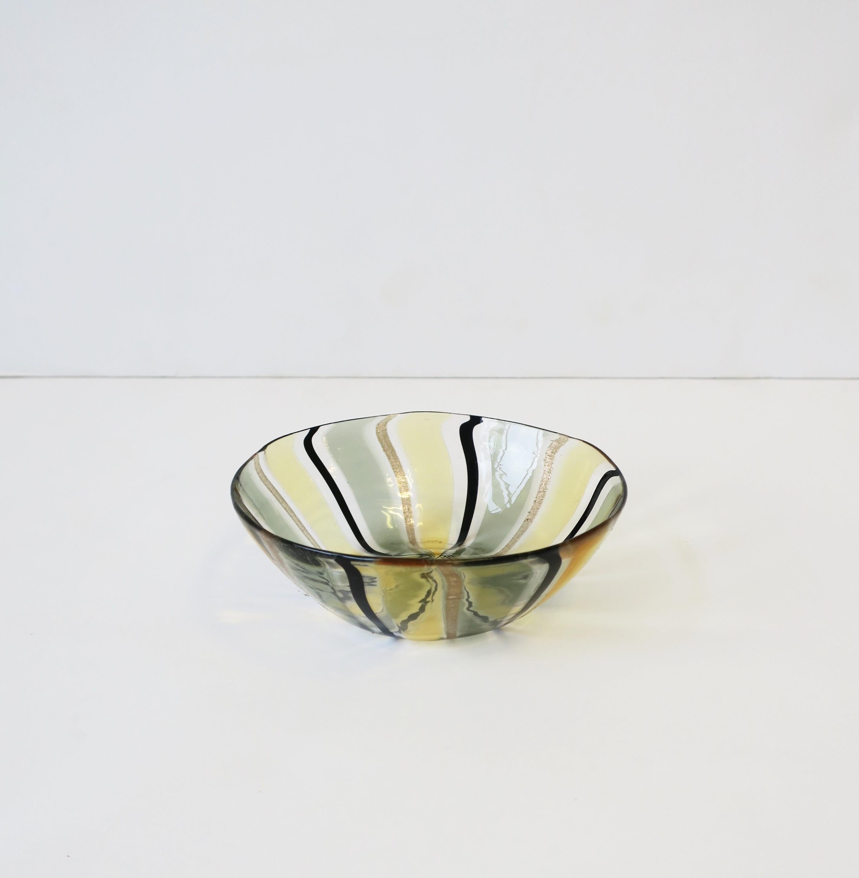 20th Century Italian Murano Black and Gold Art Glass Bowl Minimalist Style, Signed For Sale