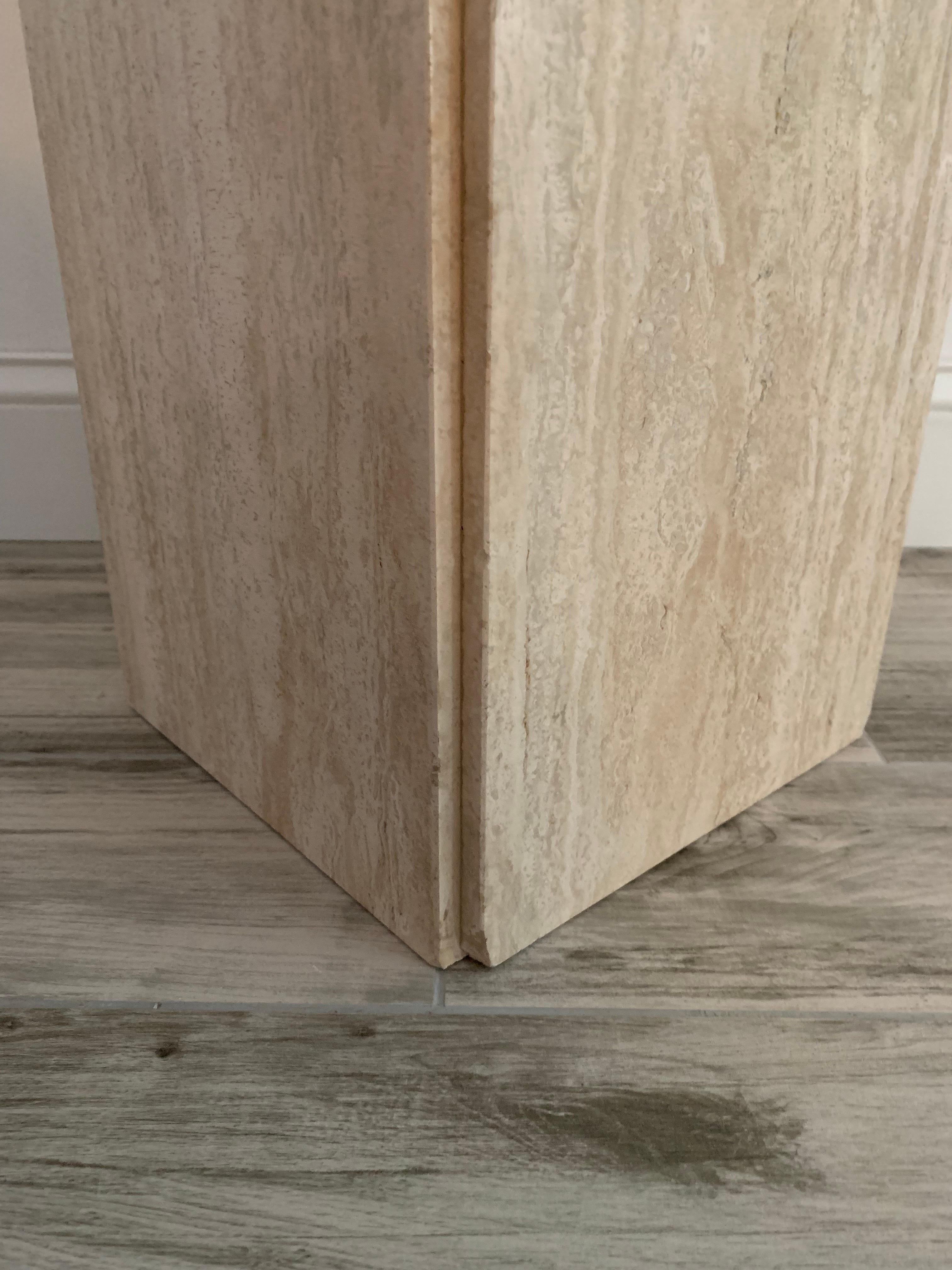 Minimalist Italian Travertine Pedestal, Circa 1970s In Good Condition For Sale In Boynton Beach, FL