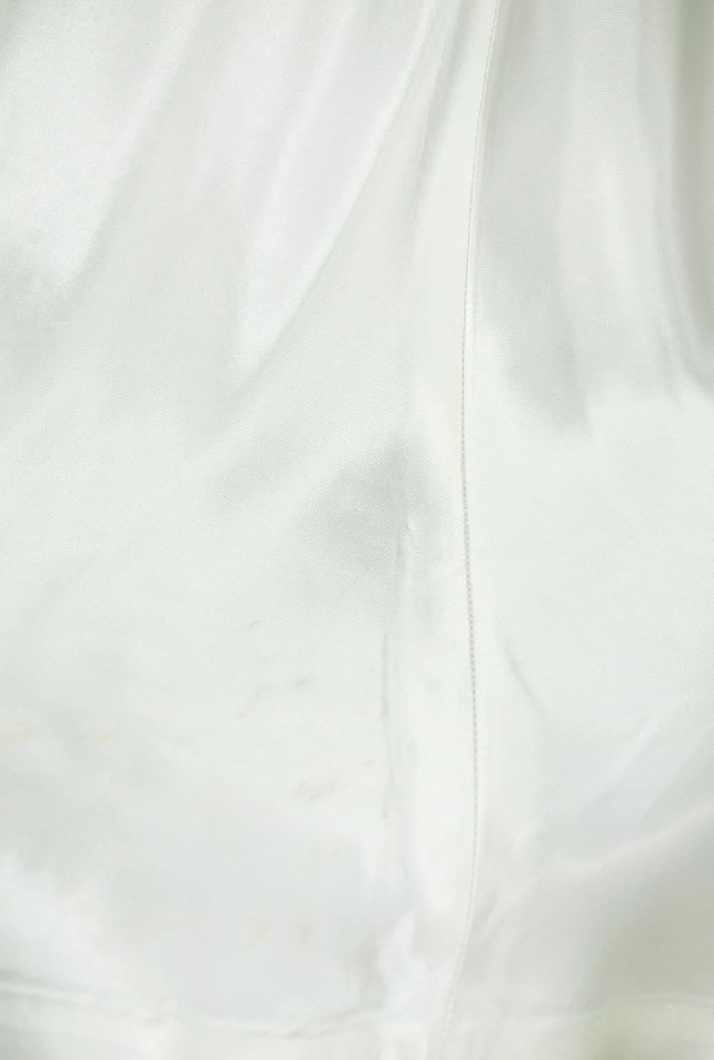 Minimalistisches Elfenbeinfarbenes Lacksatin-Knöchellanges Hochzeitskleid mit Herz - M, 1940er Jahre im Angebot 5