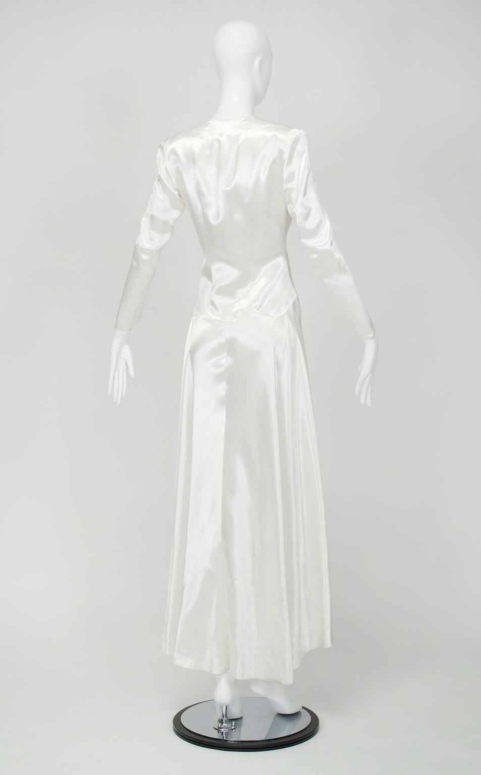 Gray Minimalist Ivory Lacquered Satin Ankle Length Sweetheart Wedding Gown – M, 1940s For Sale