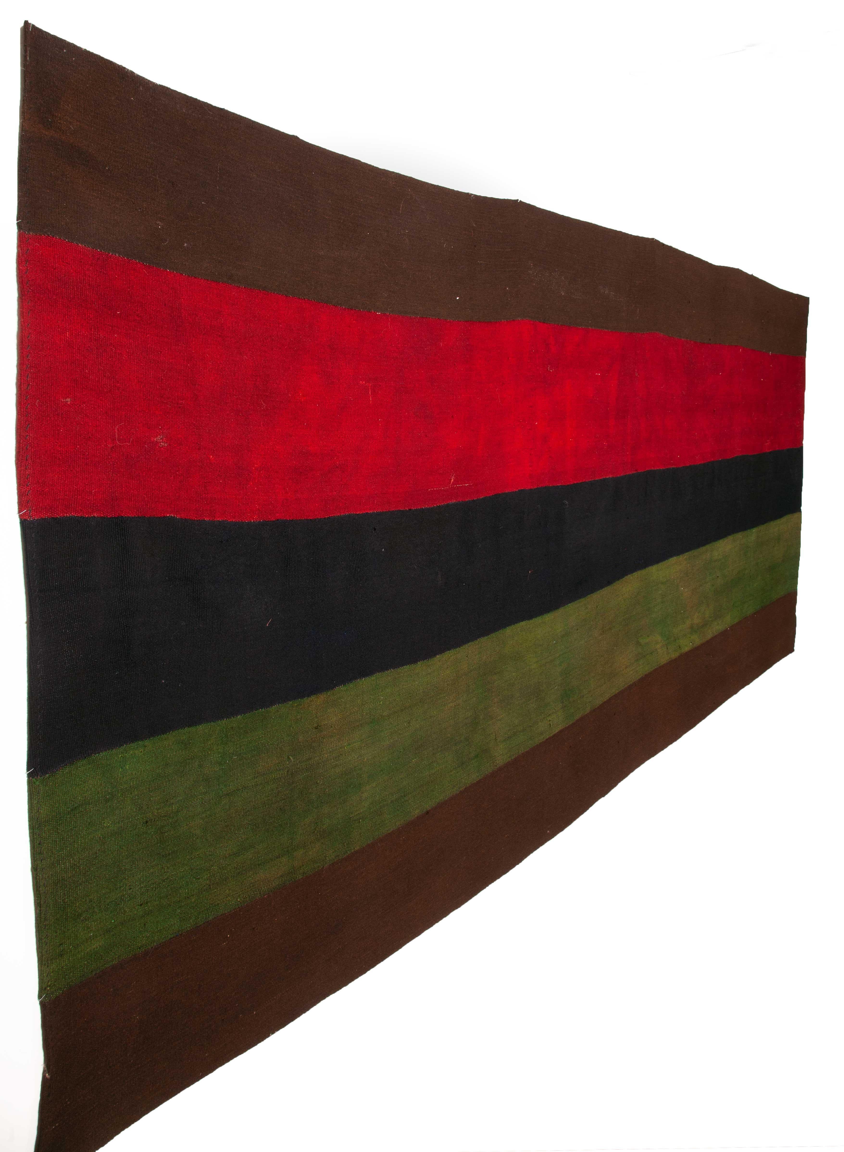 Minimalist, Kilim, Cover, Perde from Eastern Anatolia, Turkey, Mid-20th Century In Good Condition For Sale In Istanbul, TR
