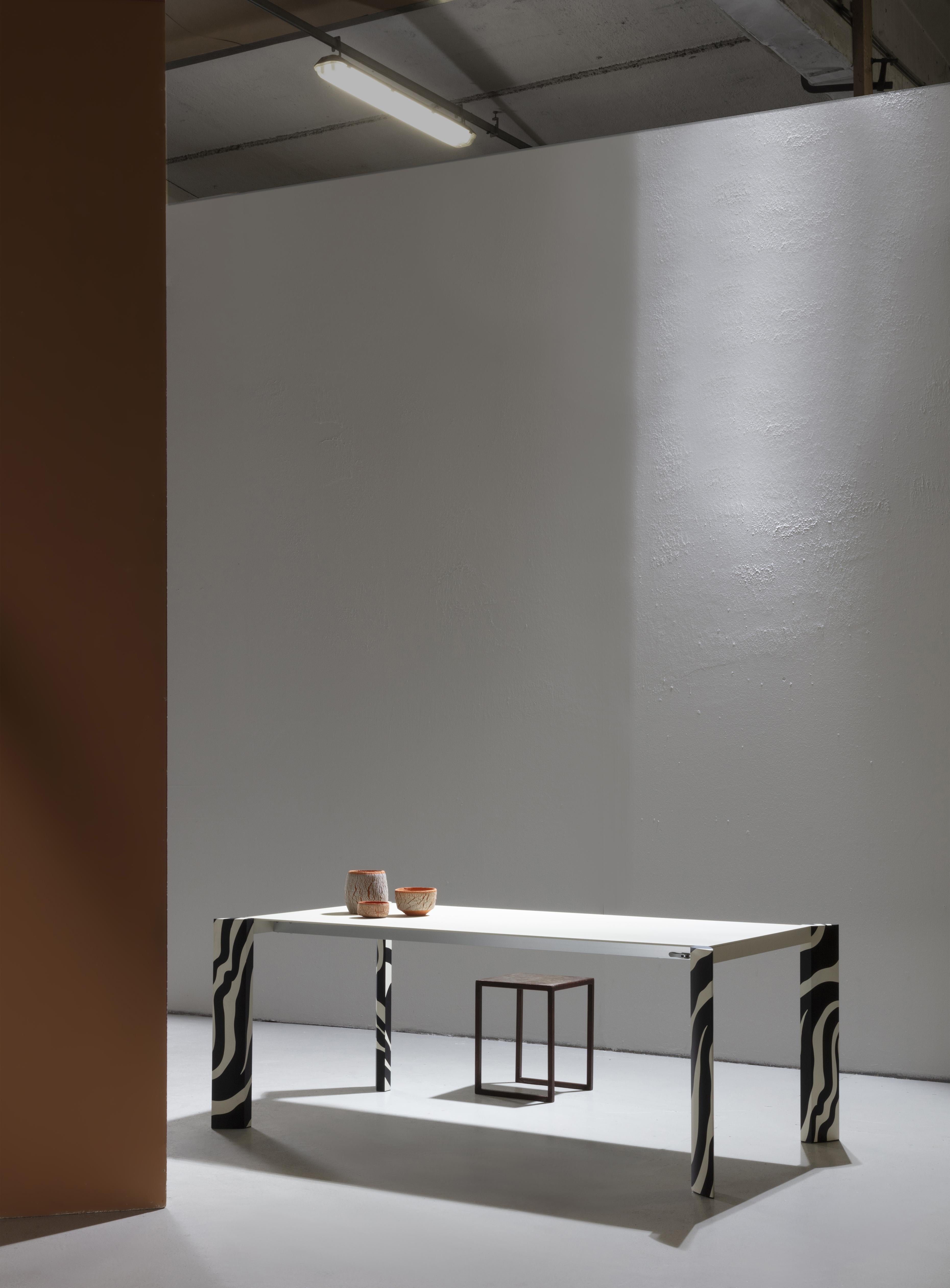 Minimalist LAAB Metaverso Table Aluminium Extendable Long Black White For Sale 1