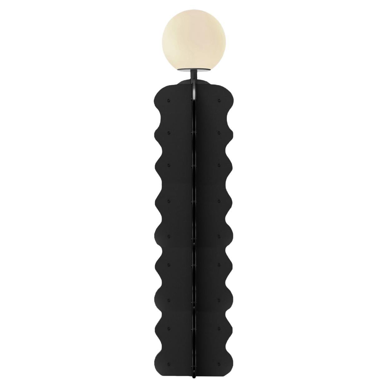Lampadaire minimaliste d'art géométrique sculptural en acier 1550 x 200 mm