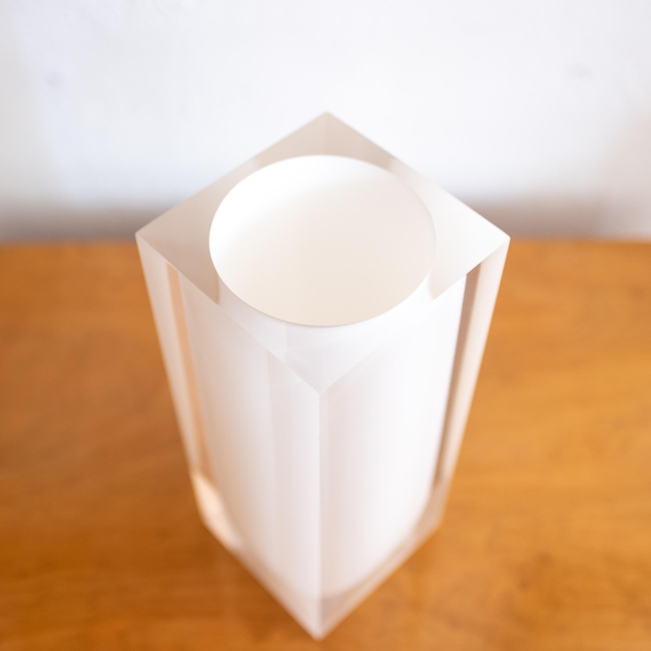 Minimalist Lucite Vase Sculpture 1970s In Good Condition For Sale In San Diego, CA