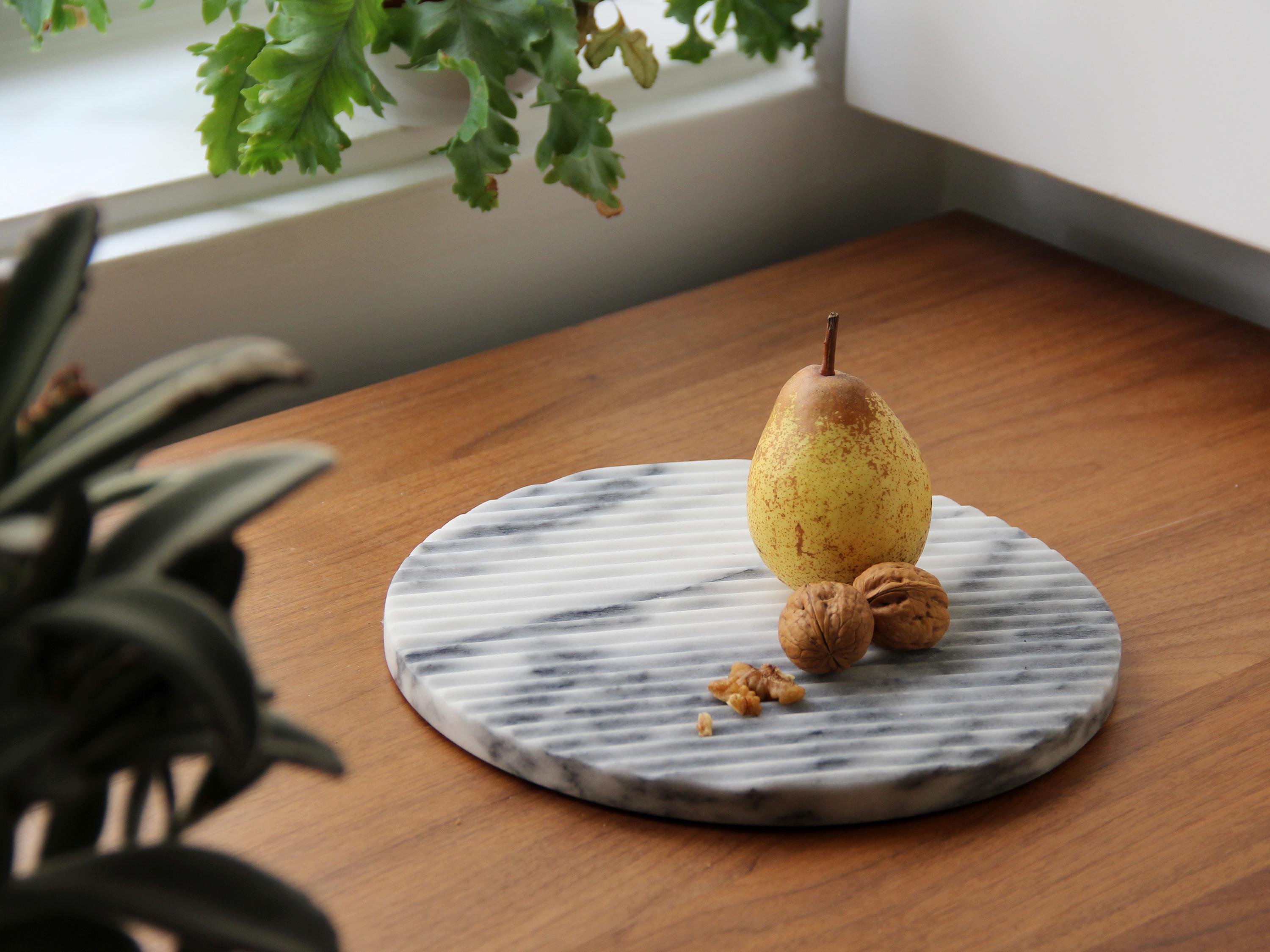 Grande assiette en marbre minimaliste en vente 5