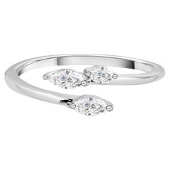 Anillo minimalista de diamantes marquesa en oro blanco de 18 quilates Joyería fina y delicada para todos los días